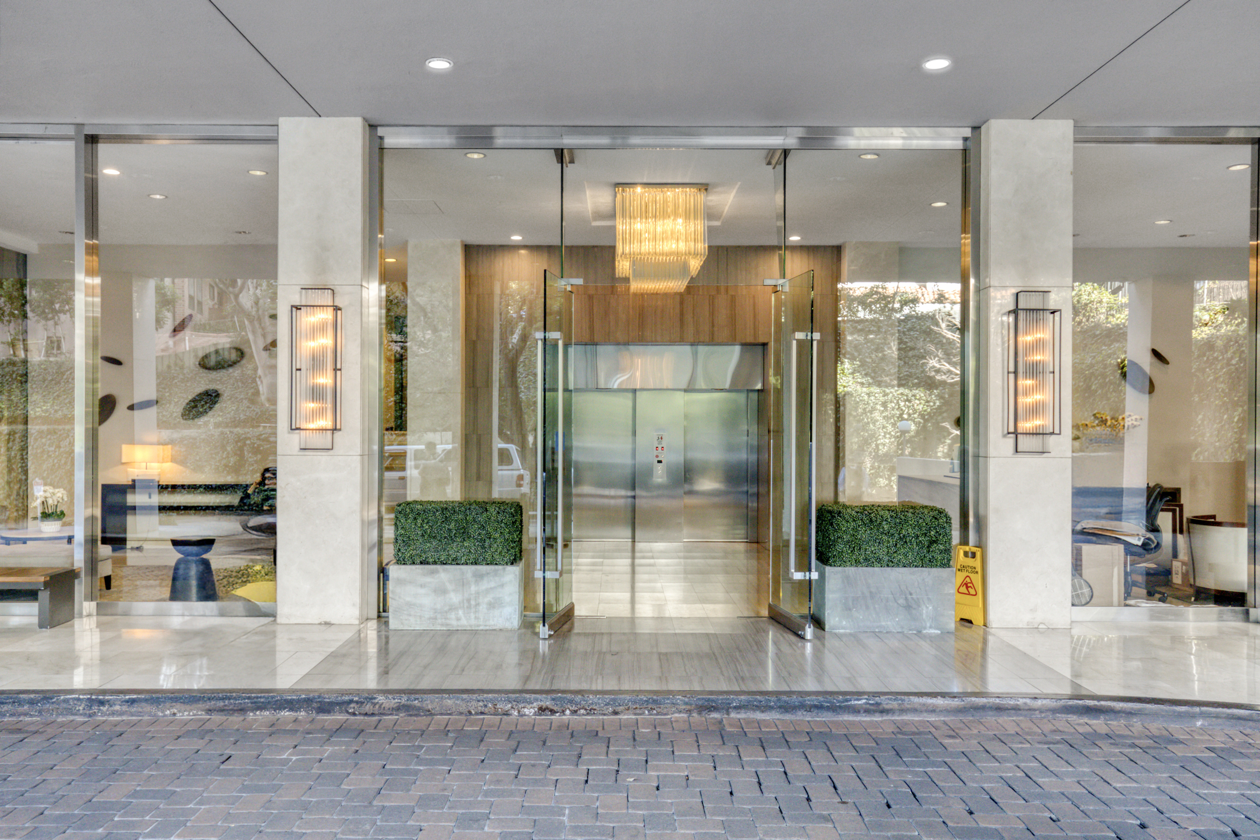  865 Comstock Ave - 物件實景