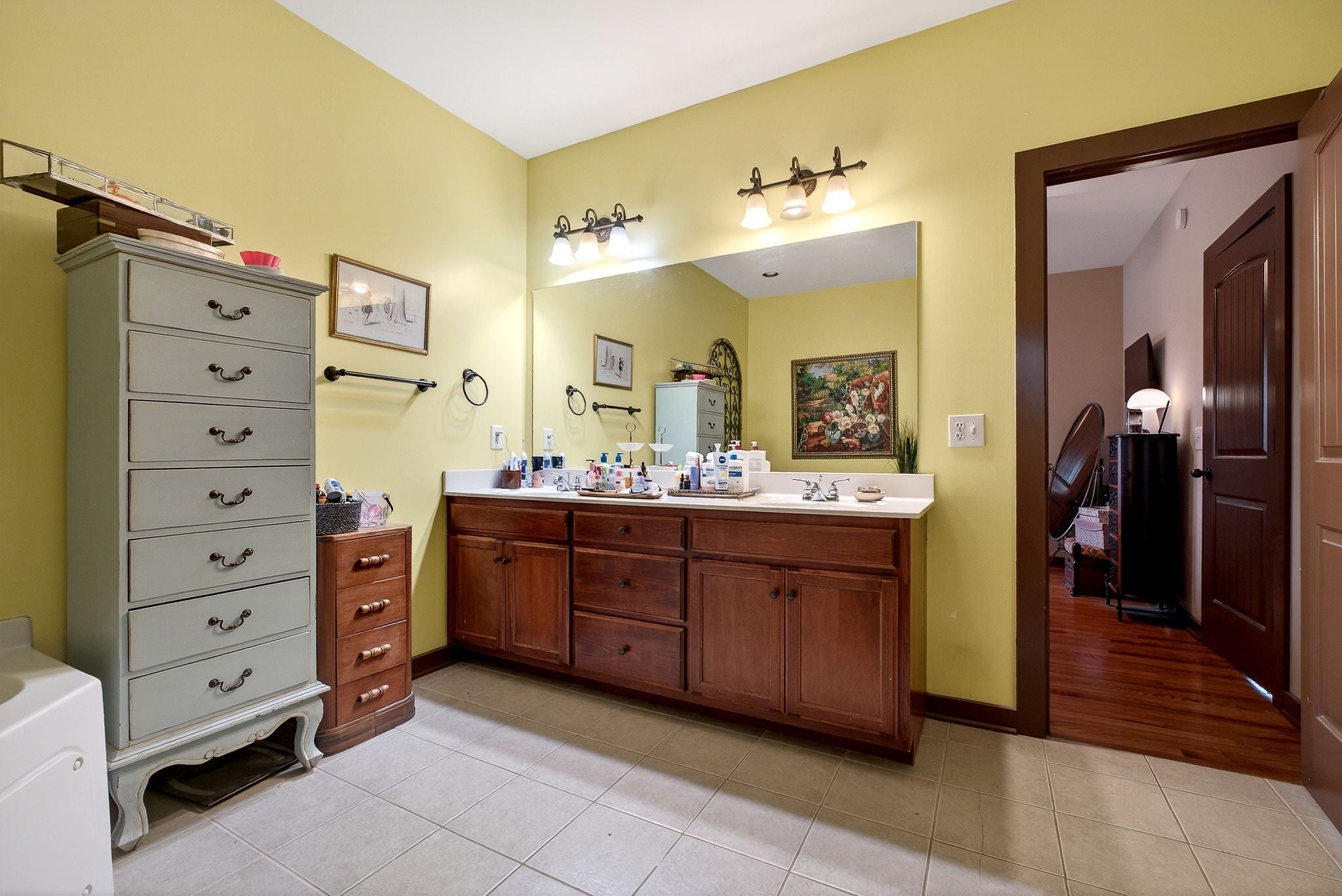 Smithville, Tennessee, 37166, United States, 4 Bedrooms Bedrooms, ,3 BathroomsBathrooms,Residential,For Sale,2008233