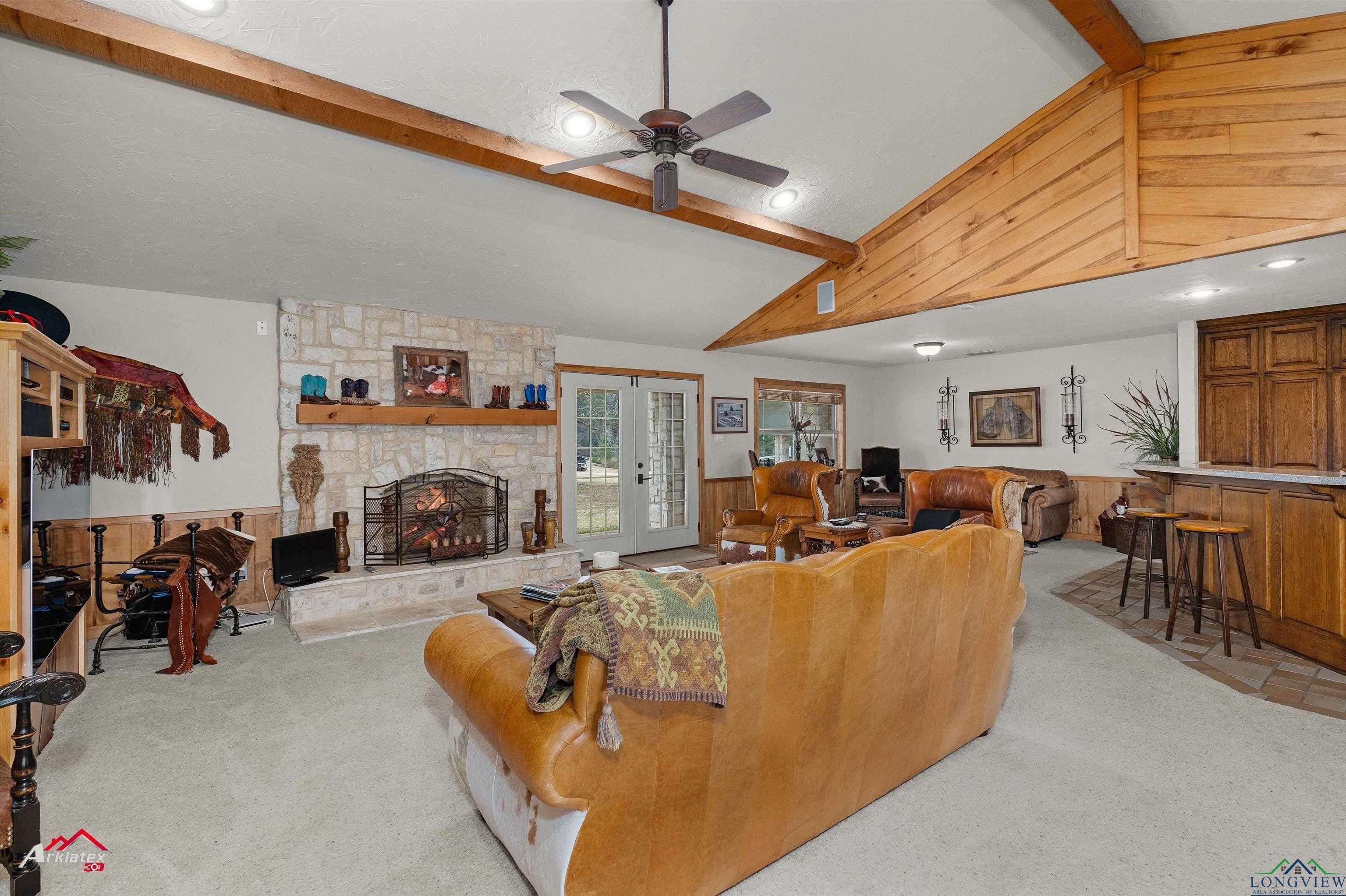 Marshall, Texas, 75672-4947, United States, 3 Bedrooms Bedrooms, ,4 BathroomsBathrooms,Residential,For Sale,1982293