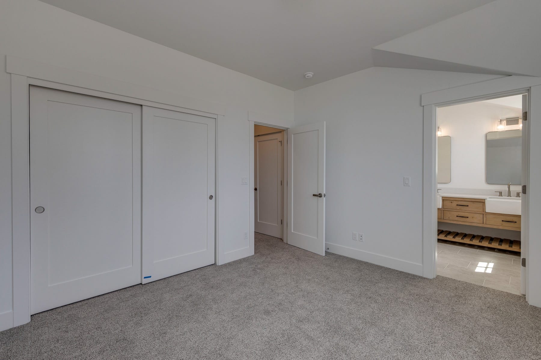  413 NE Moonwake Lane #16 Depoe Bay, OR 97341 - 物件實景