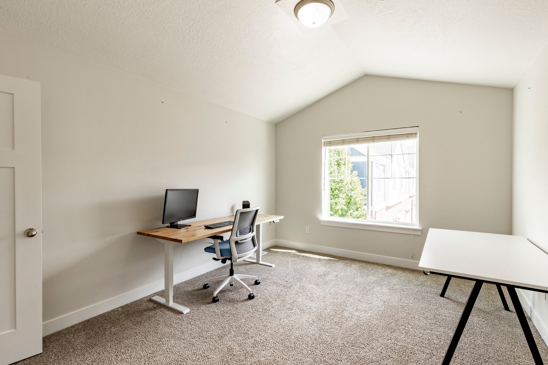  Spacious and Stylish Townhome Designed for Effortless Living - 物件實景