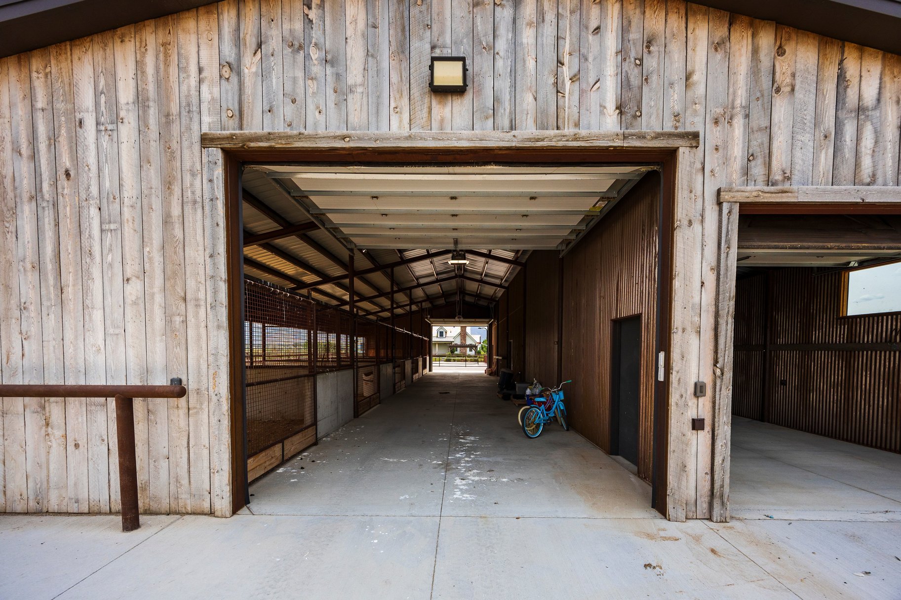  Refined Farmhouse Living with Professional Horse Facilities - 物件實景