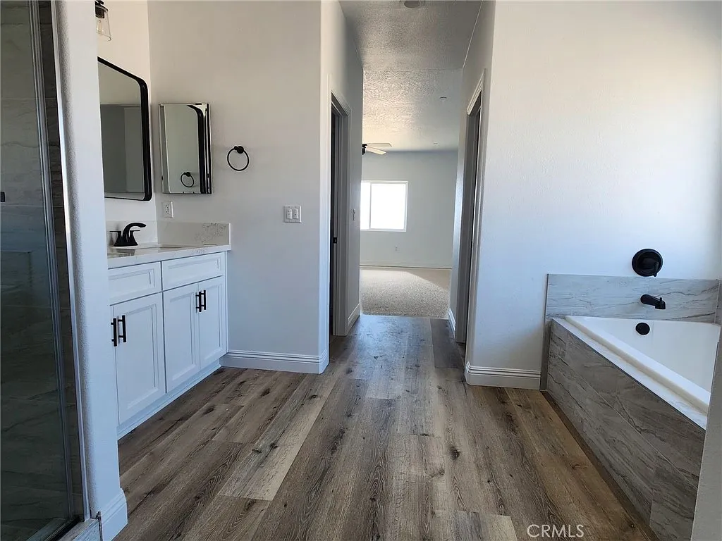 Apple Valley, California, 92307, United States, 4 Bedrooms Bedrooms, ,2 BathroomsBathrooms,Residential,For Sale,1973775