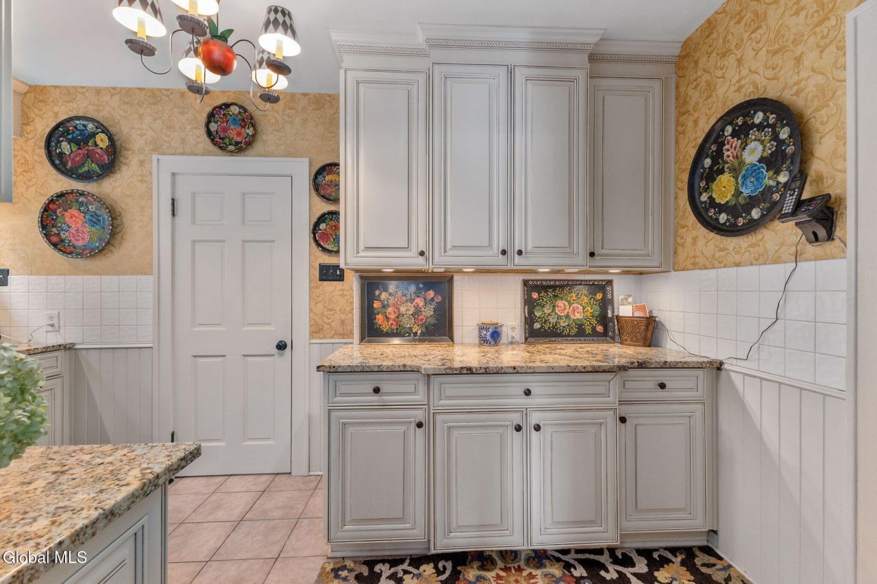 Niskayuna, New York, 12309, United States, 5 Bedrooms Bedrooms, ,3 BathroomsBathrooms,Residential,For Sale,1988361