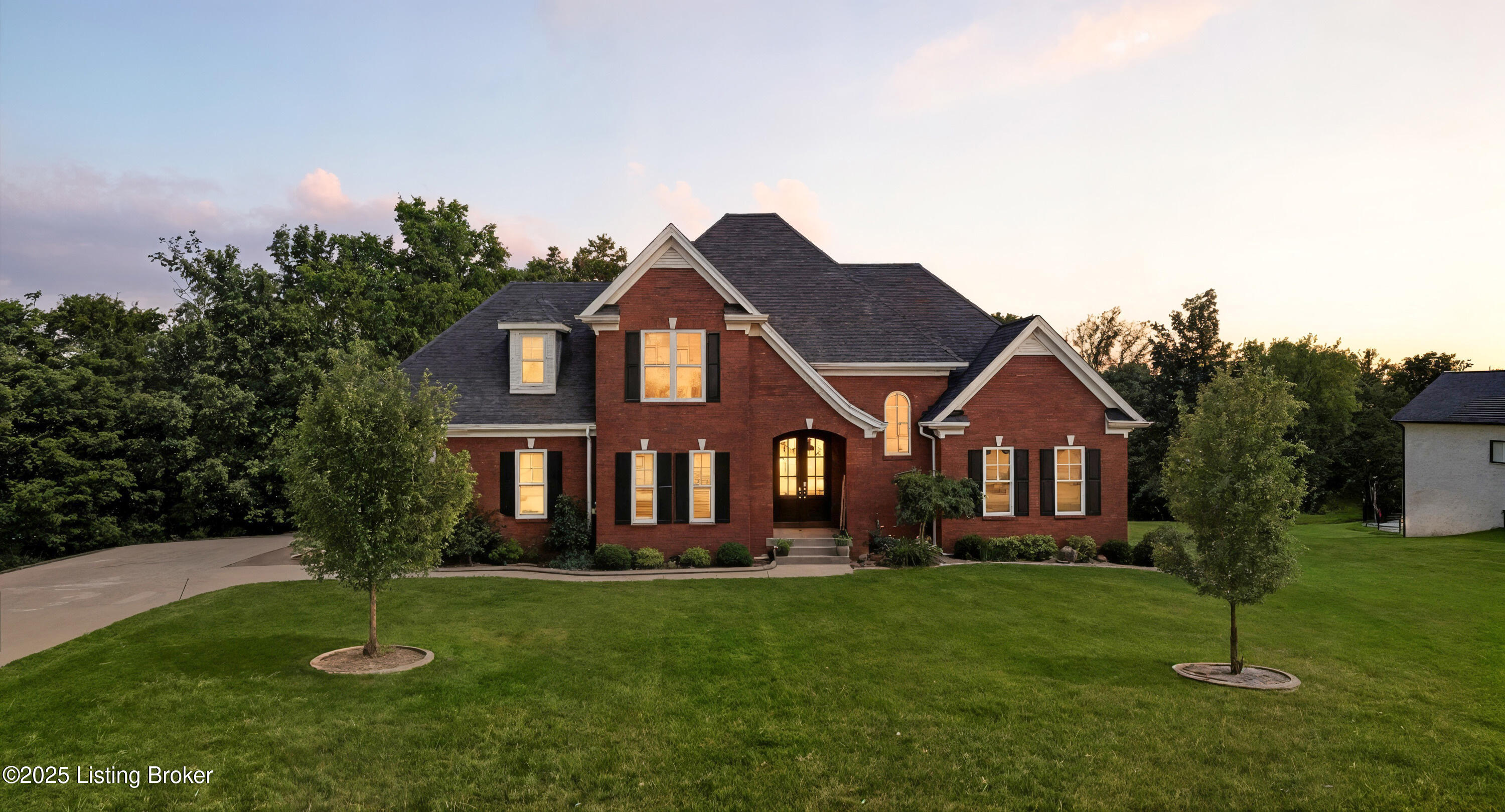 Crestwood, Kentucky, 40014, United States, 5 Bedrooms Bedrooms, ,4 BathroomsBathrooms,Residential,For Sale,1903606