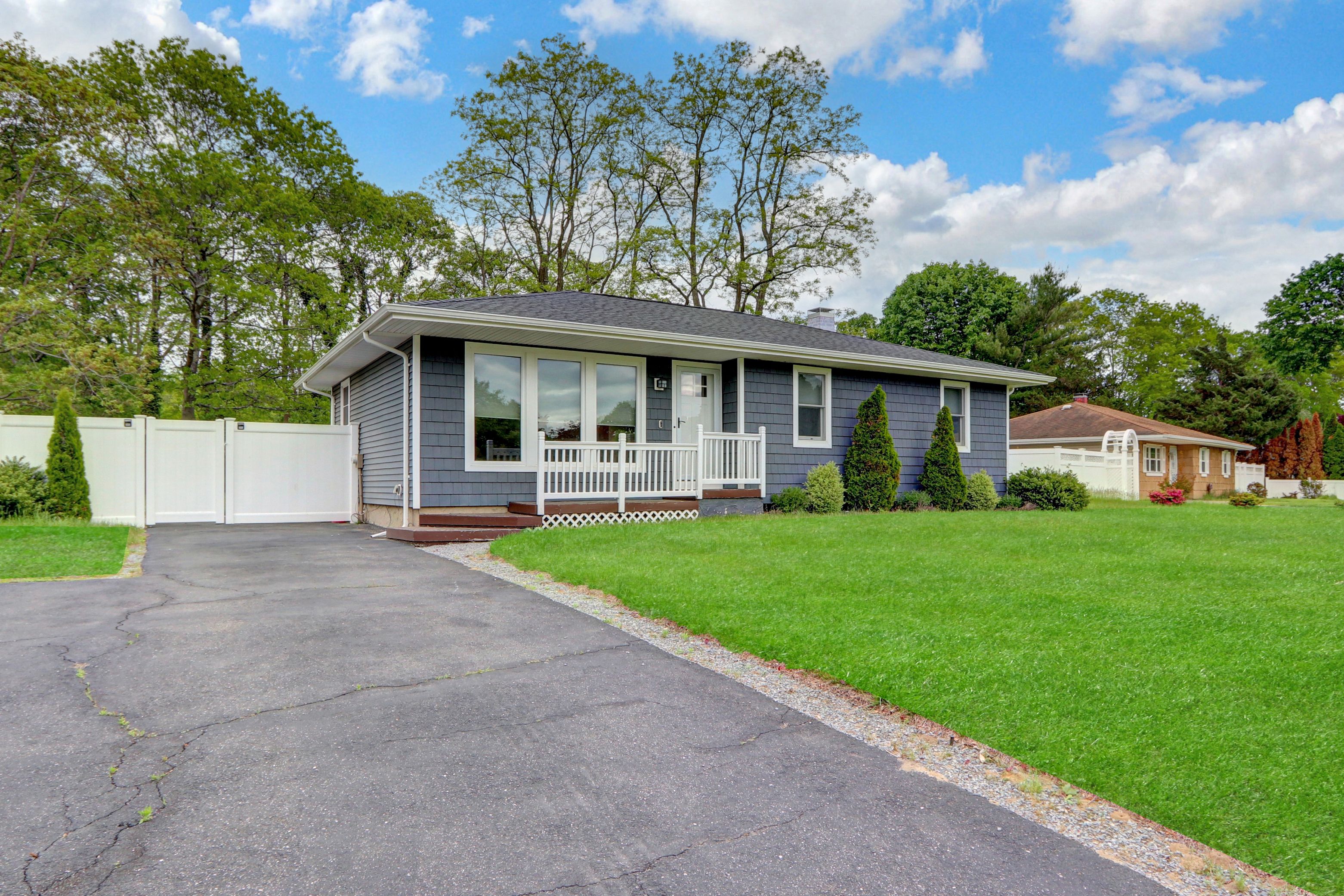 Brookhaven, New York, 11719, United States, 3 Bedrooms Bedrooms, ,2 BathroomsBathrooms,Residential,For Sale,1924488