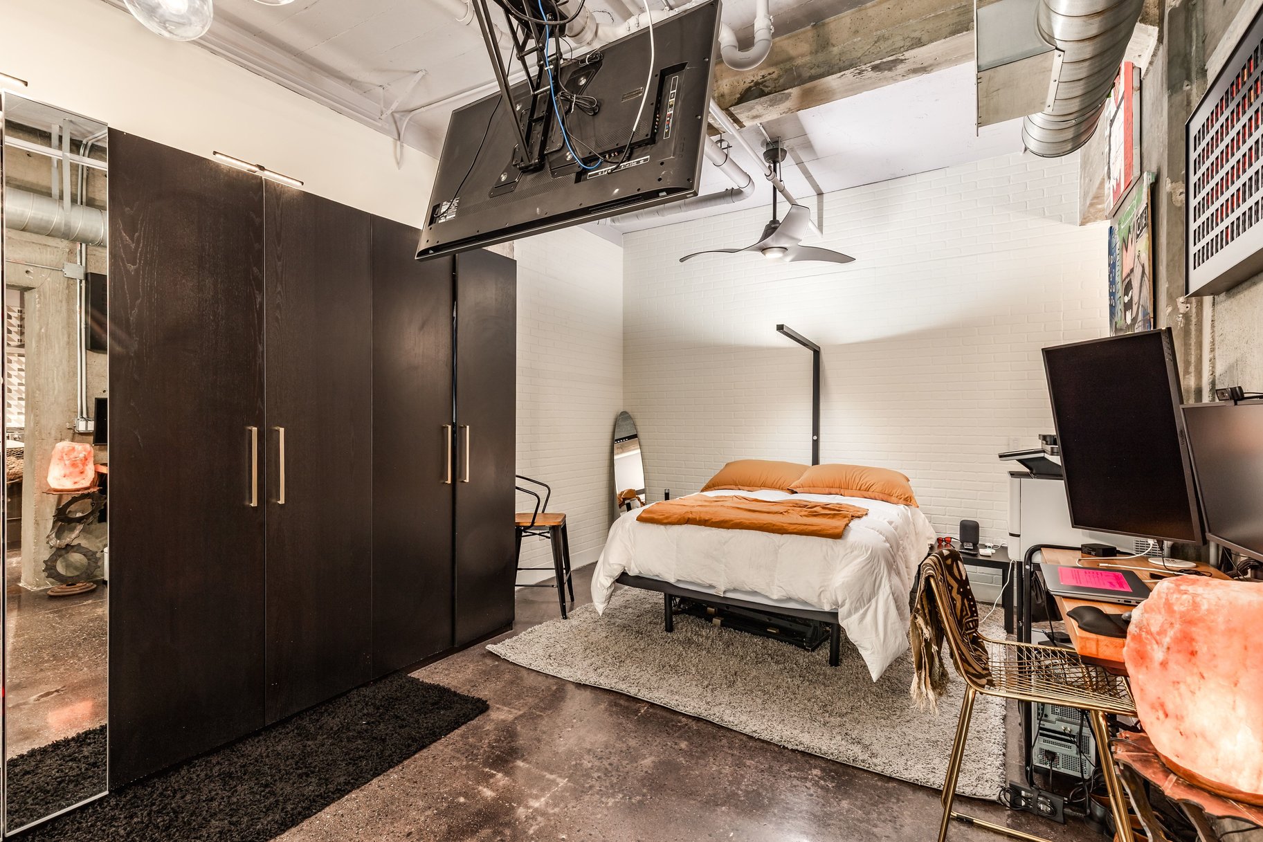  Downtown Historic Loft Meets Smart-Tech Modern Luxury - 物件實景