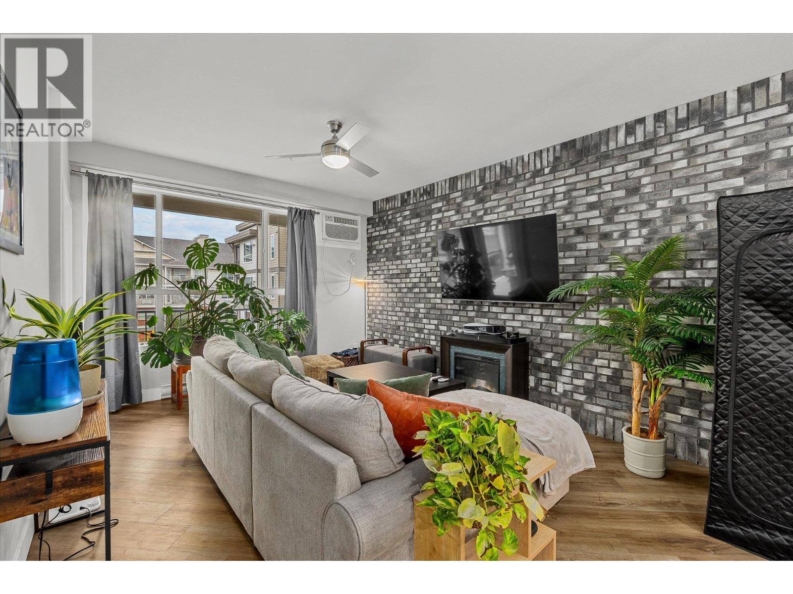 KELOWNA, British Columbia, V1W 5G9, CA, 2 Bedrooms Bedrooms, ,2 BathroomsBathrooms,Residential,For Sale,1961738