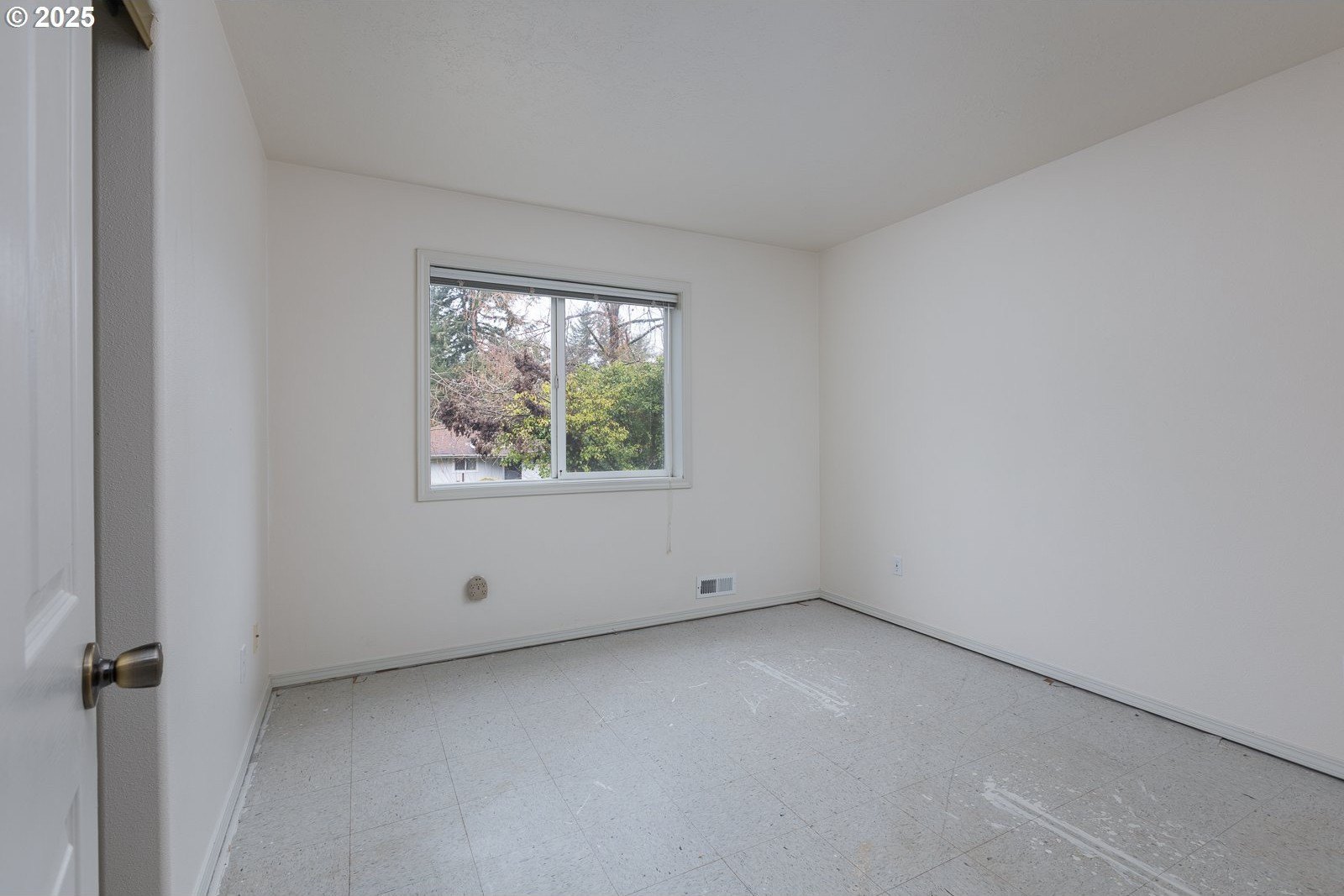 Toledo, Oregon, 97391, United States, 6 Bedrooms Bedrooms, ,4 BathroomsBathrooms,Residential,For Sale,1722214