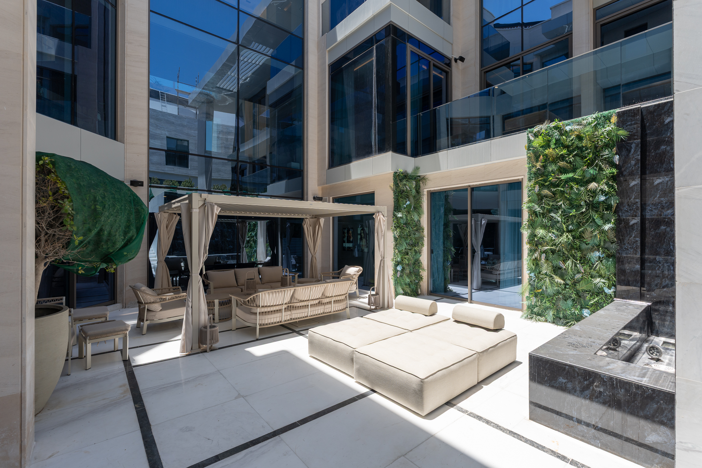  Breathtaking Custom-Built Mansion in Jumeirah - 物件實景