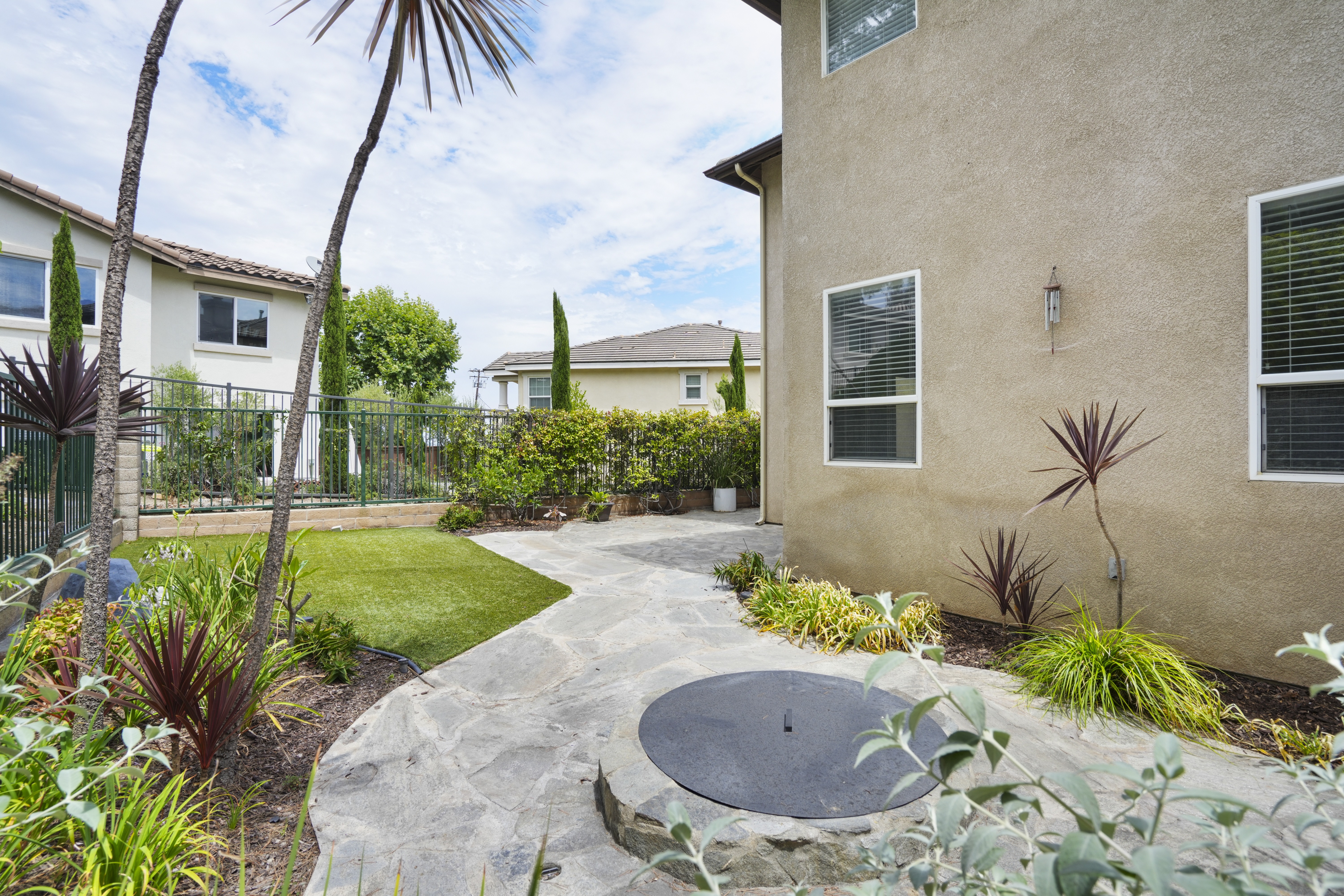  2496 Maxson Court, Signal Hill, CA 90755 - 物件實景