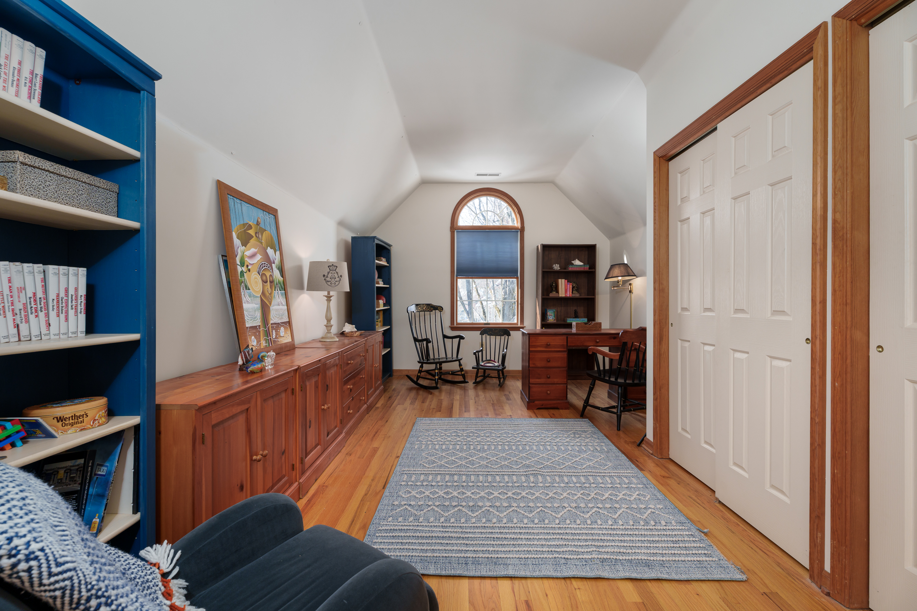  Architecturally Distinct with Greenhouse, Sunroom, and Updated Kitchen - 物件實景