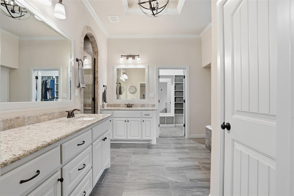 Granbury, Texas, 76048, United States, 4 Bedrooms Bedrooms, ,3 BathroomsBathrooms,Residential,For Sale,2001817