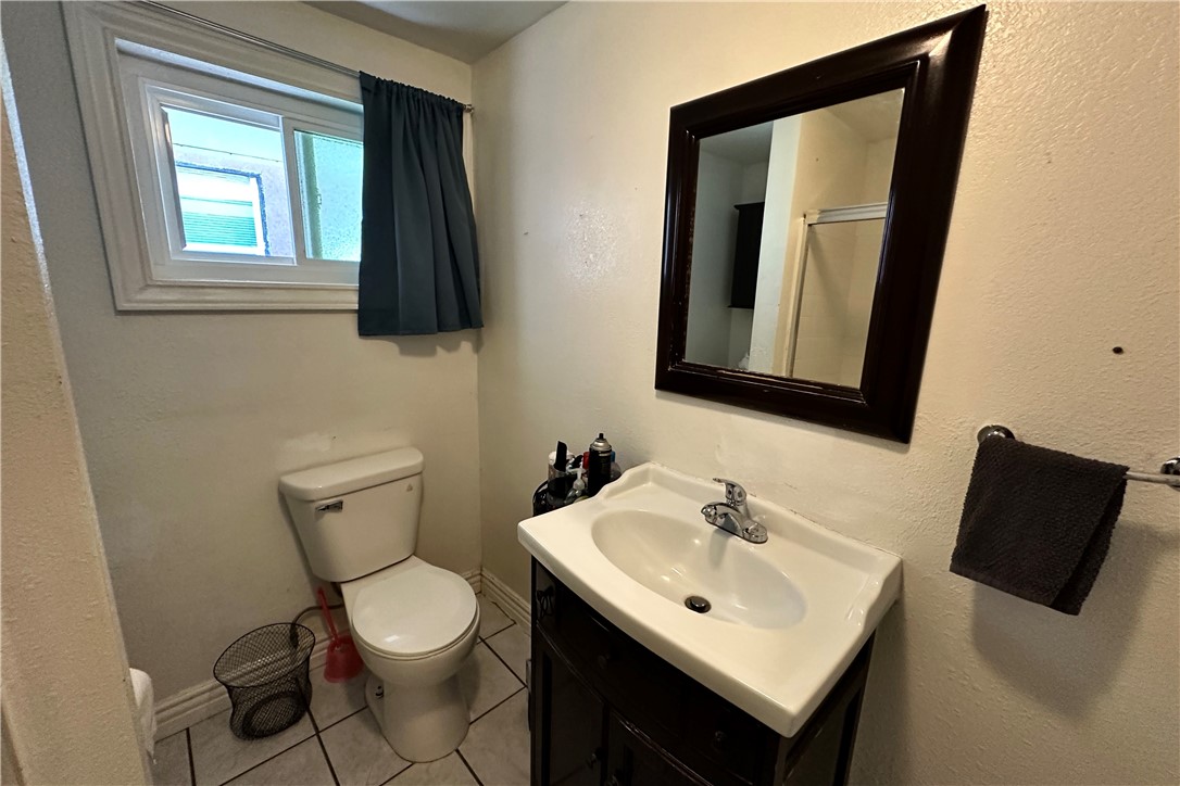 Los Angeles, California, 90047, United States, 3 Bedrooms Bedrooms, ,2 BathroomsBathrooms,Residential,For Sale,1980559