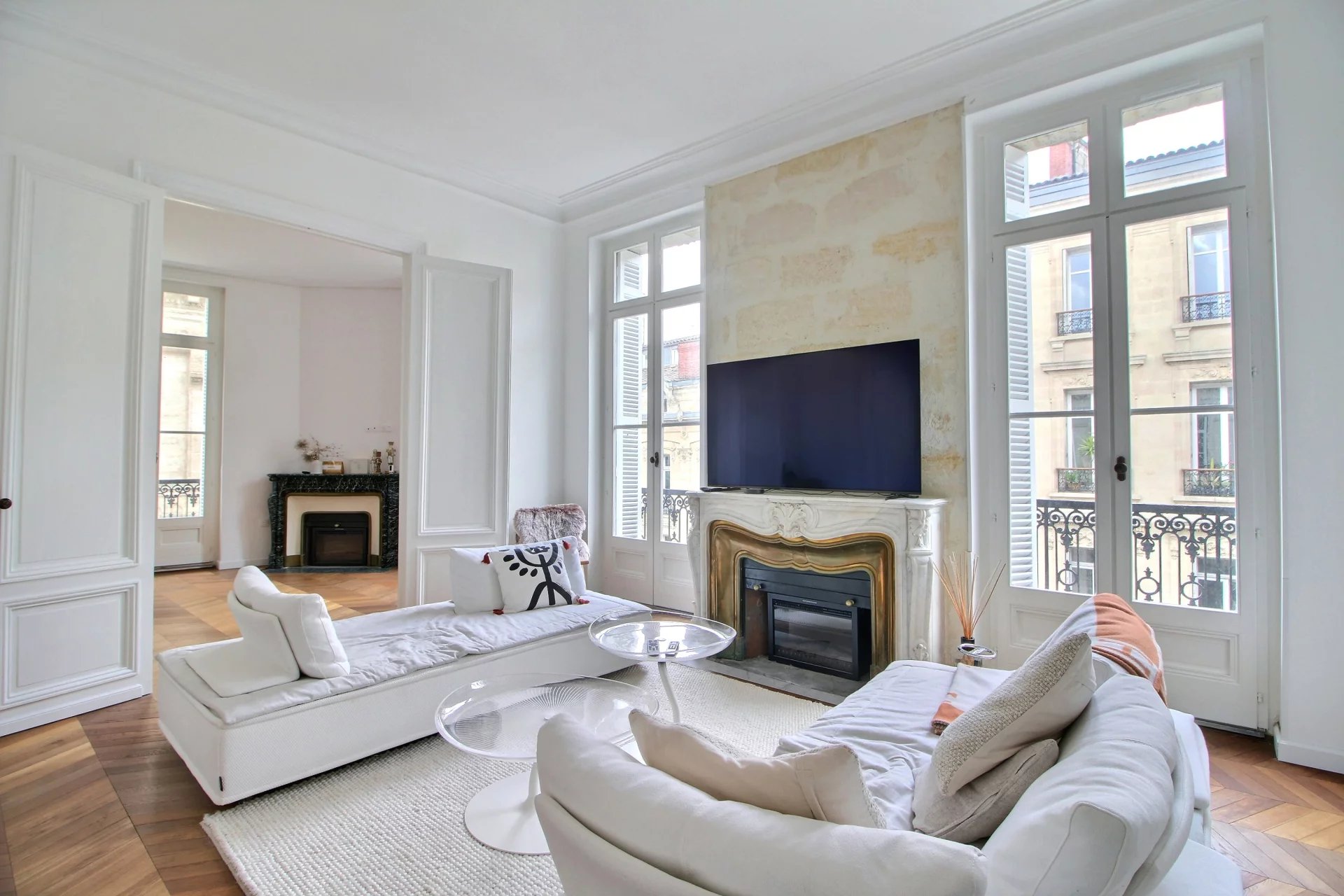 Bordeaux, New Aquitaine, 33000, FR, 2 Bedrooms Bedrooms, ,3 BathroomsBathrooms,Residential,For Sale,1827634