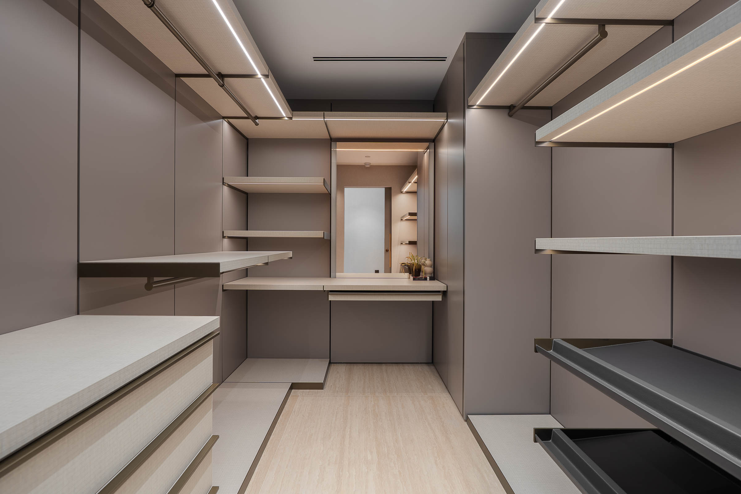  Brand-New Half-Floor Penthouse at Serenia Living - 物件實景
