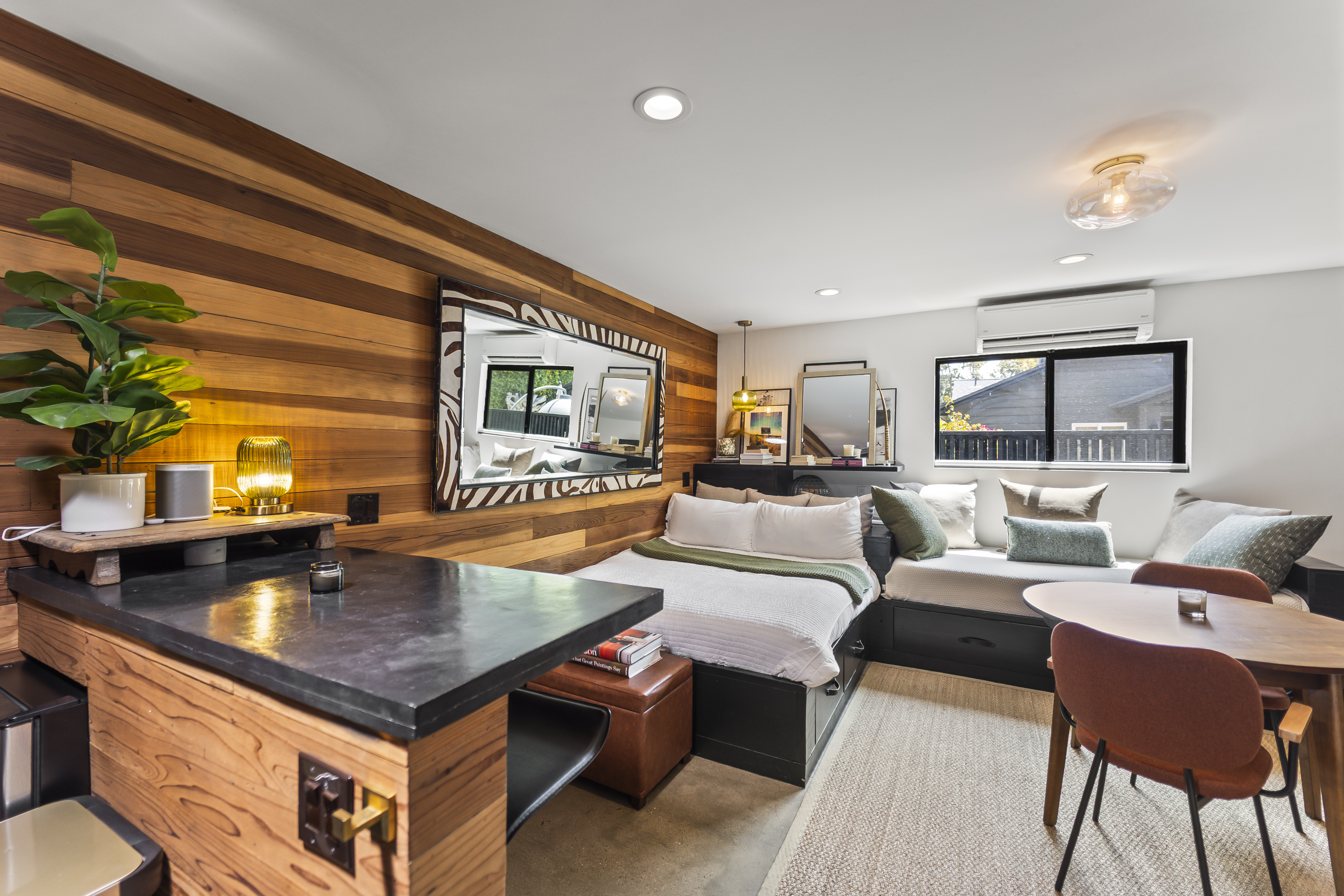  7733 Lexington Ave - 物件實景