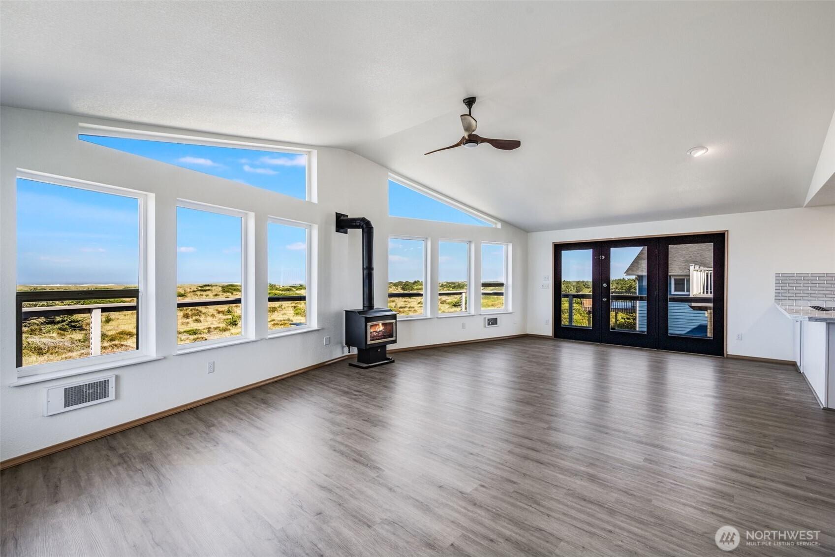 OCEAN SHORES, Washington, 98569, United States, 3 Bedrooms Bedrooms, ,3 BathroomsBathrooms,Residential,For Sale,1918450