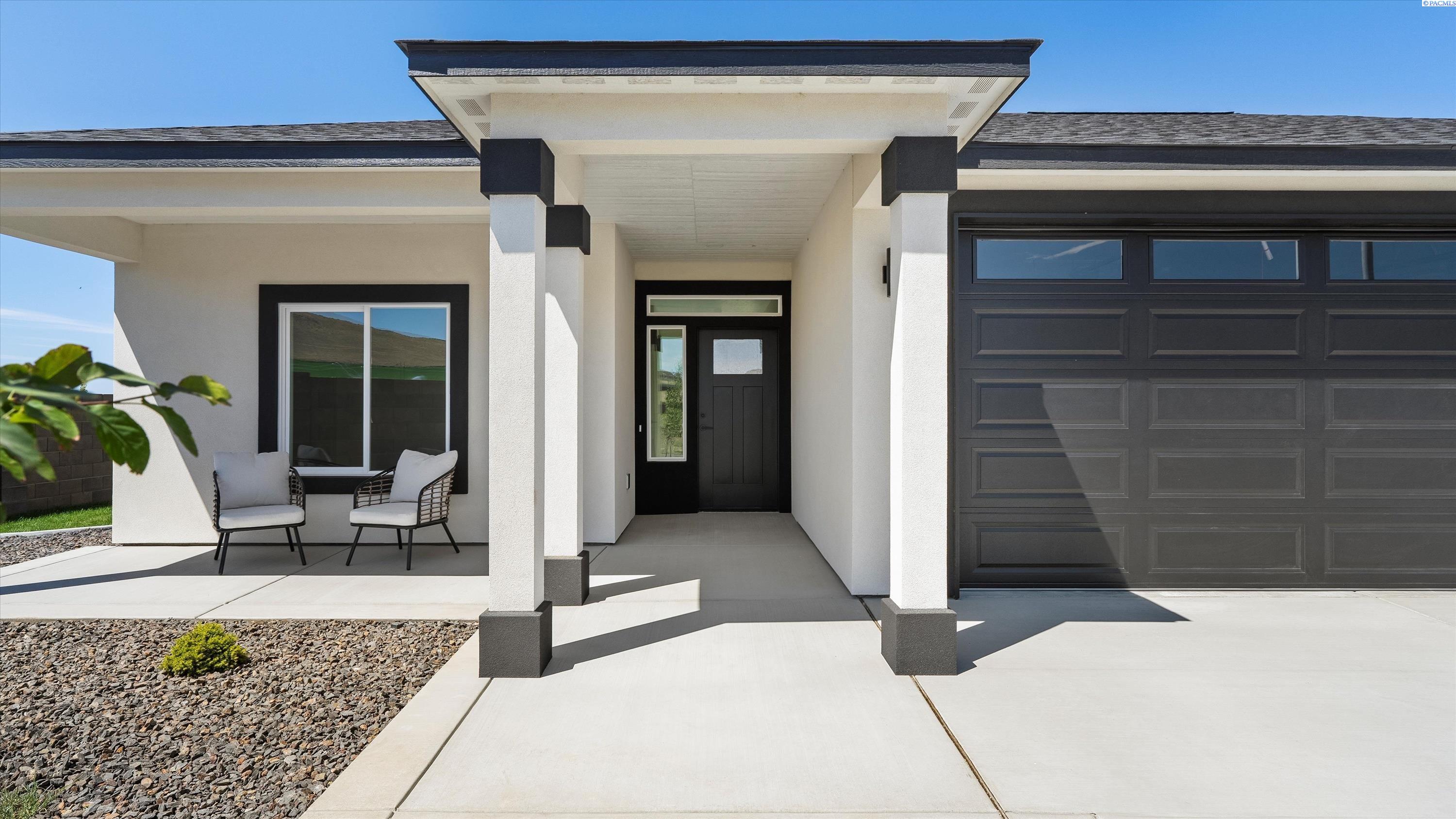 Richland, Washington, 99352, United States, 3 Bedrooms Bedrooms, ,2 BathroomsBathrooms,Residential,For Sale,1883404
