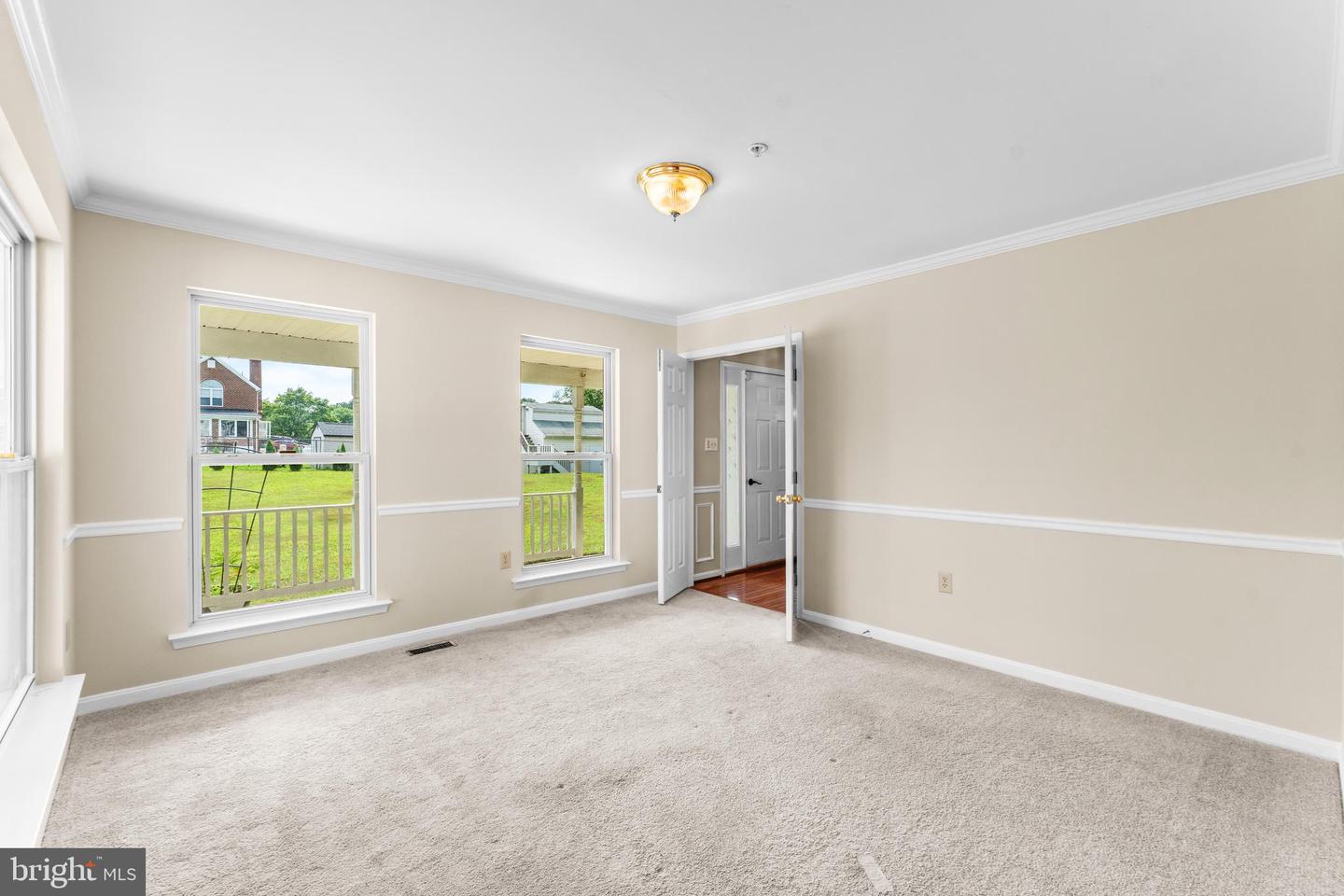 Clinton, Maryland, 20735, United States, 5 Bedrooms Bedrooms, ,5 BathroomsBathrooms,Residential,For Sale,1907711