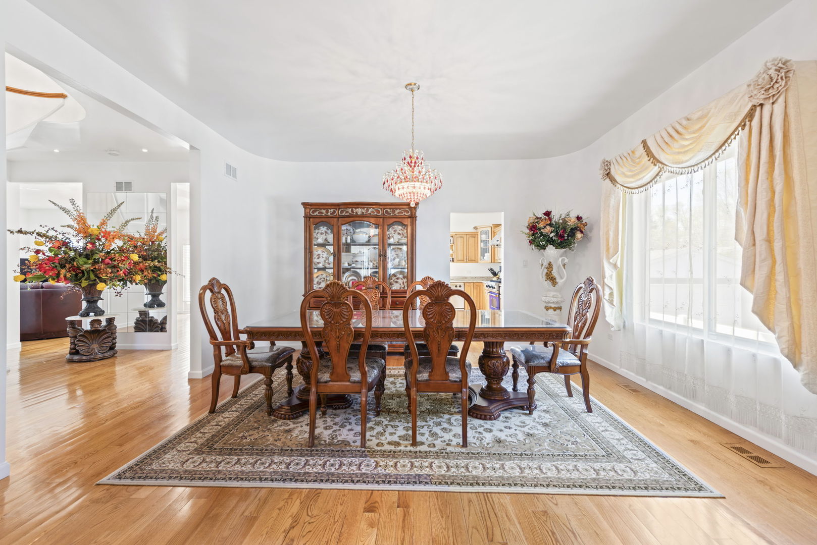 Lincolnshire, Illinois, 60069, United States, 4 Bedrooms Bedrooms, ,4 BathroomsBathrooms,Residential,For Sale,1877536