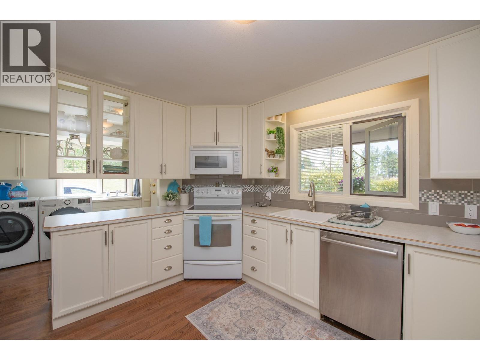 OYAMA, British Columbia, V4V 2C5, CA, 4 Bedrooms Bedrooms, ,2 BathroomsBathrooms,Residential,For Sale,1918800
