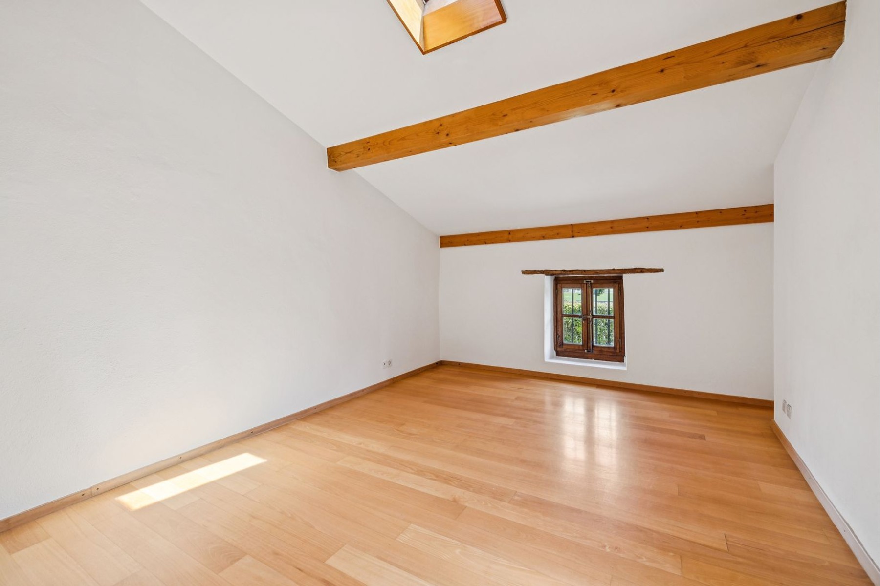  BEAUTIFUL FAMILY VILLA WITH CHARACTER - 物件實景