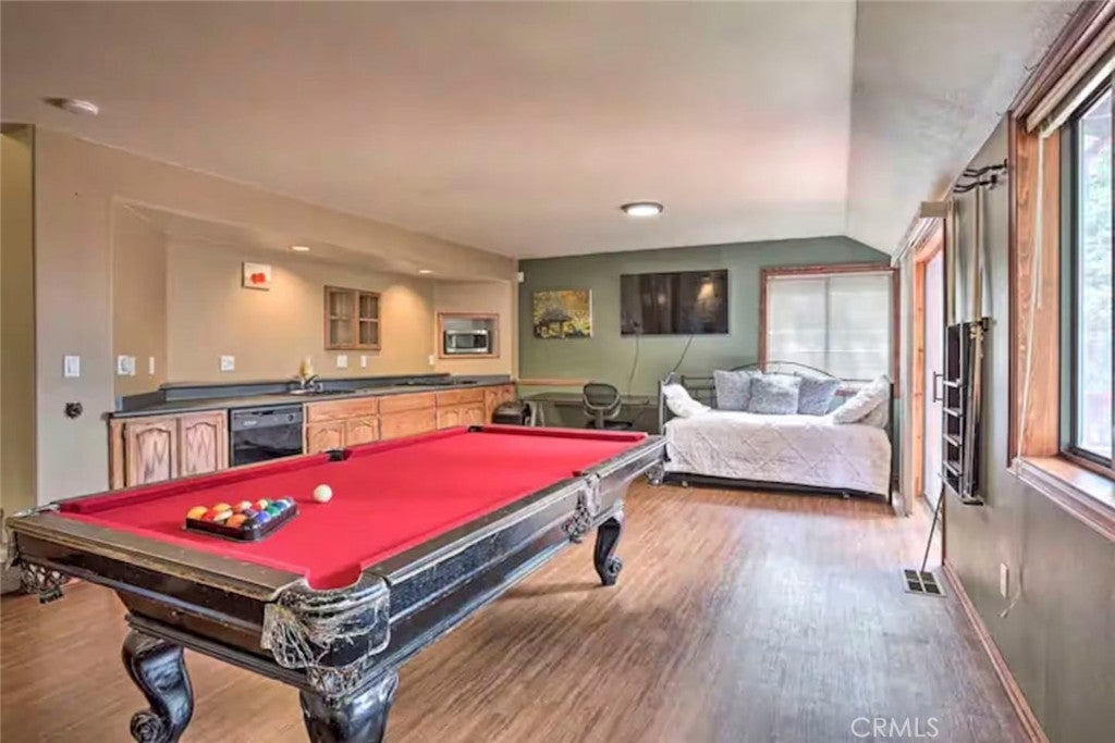 Crestline, California, 92325, United States, 3 Bedrooms Bedrooms, ,3 BathroomsBathrooms,Residential,For Sale,1939117