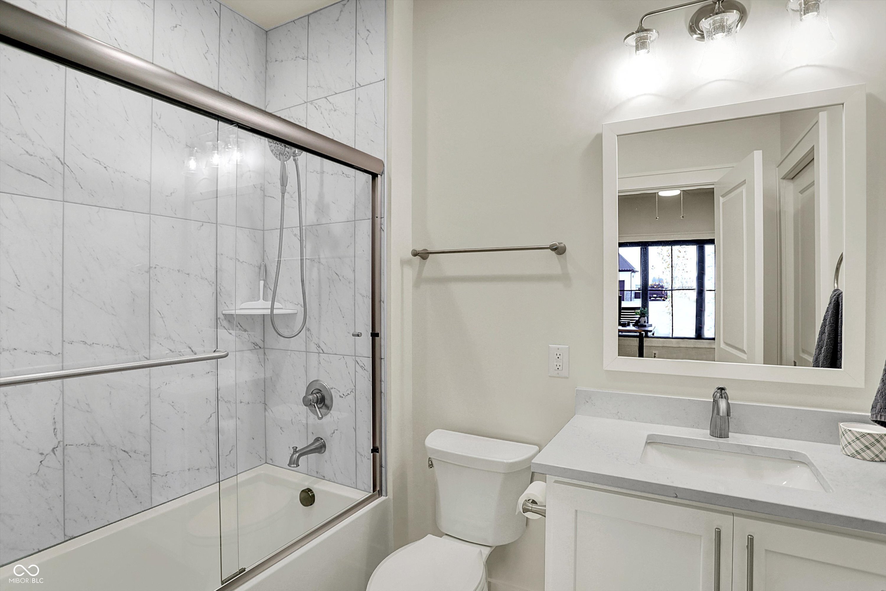 Bargersville, Indiana, 46106, United States, 5 Bedrooms Bedrooms, ,6 BathroomsBathrooms,Residential,For Sale,1983672