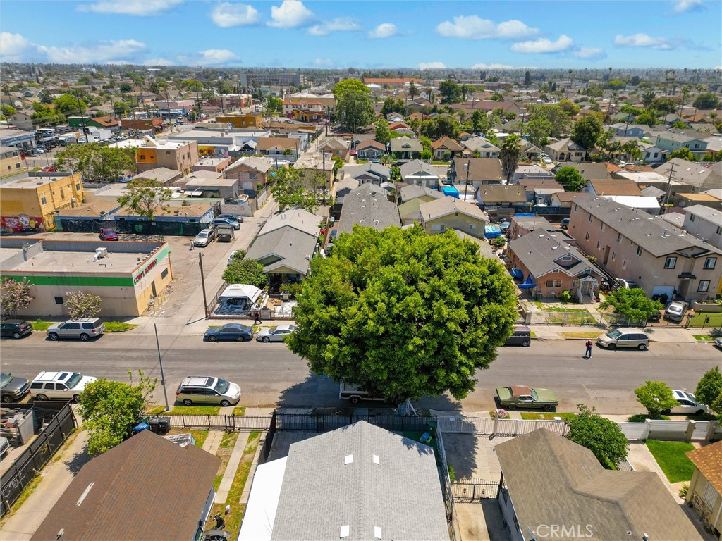 Los Angeles, California, 90003, United States, 5 Bedrooms Bedrooms, ,3 BathroomsBathrooms,Residential,For Sale,1935114