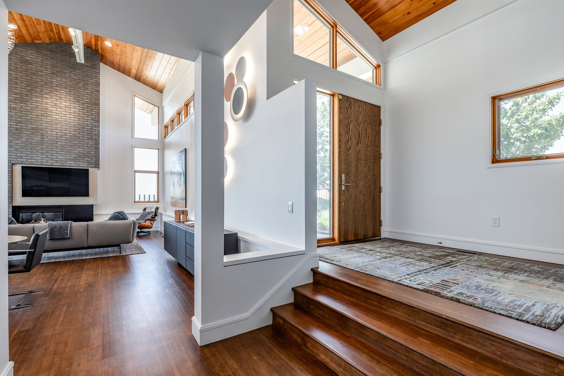  Stunning Contemporary Home with Commanding Views - 物件實景