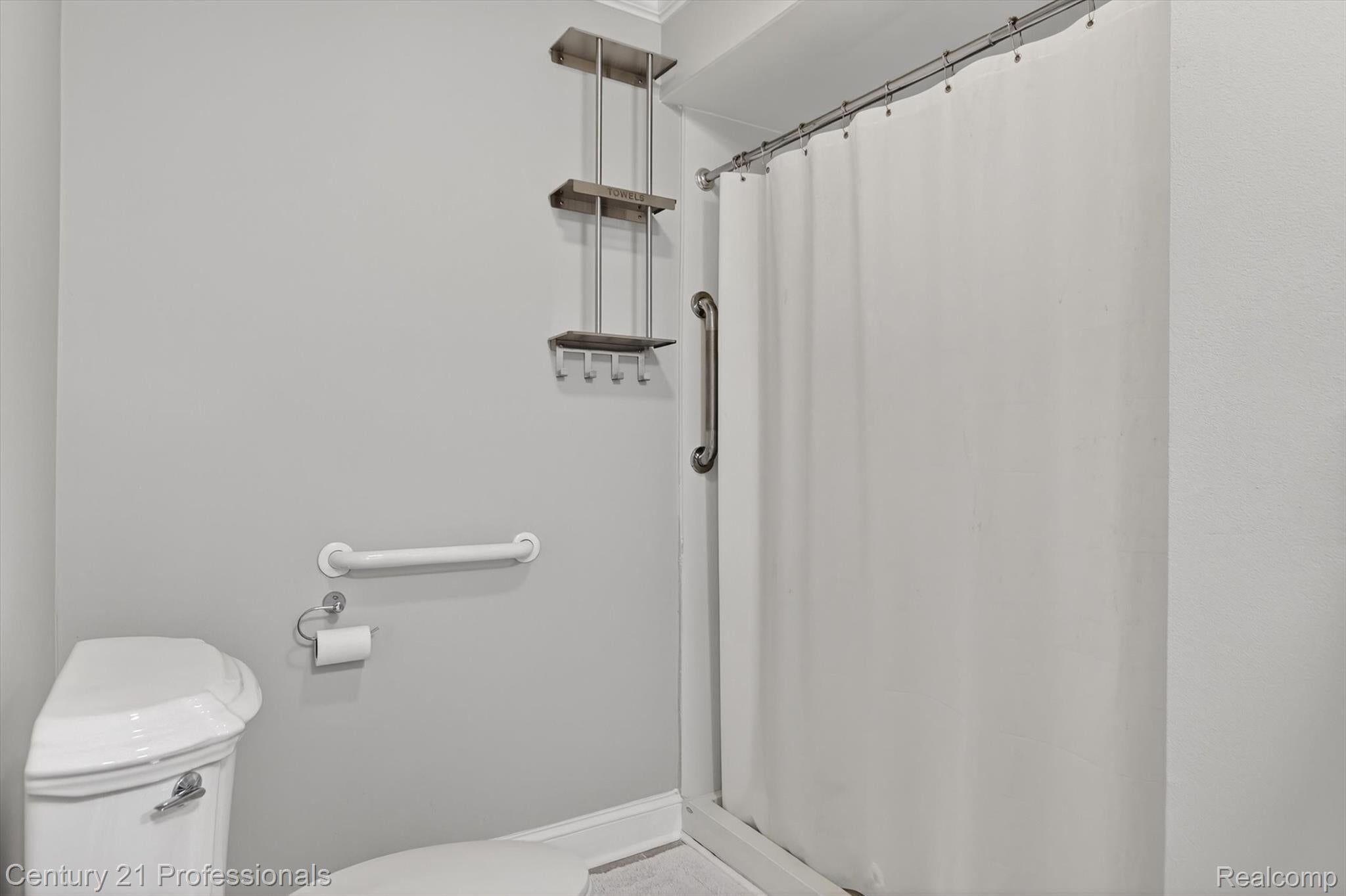 AnnArbor, Michigan, 48103, United States, 3 Bedrooms Bedrooms, ,2 BathroomsBathrooms,Residential,For Sale,2038330