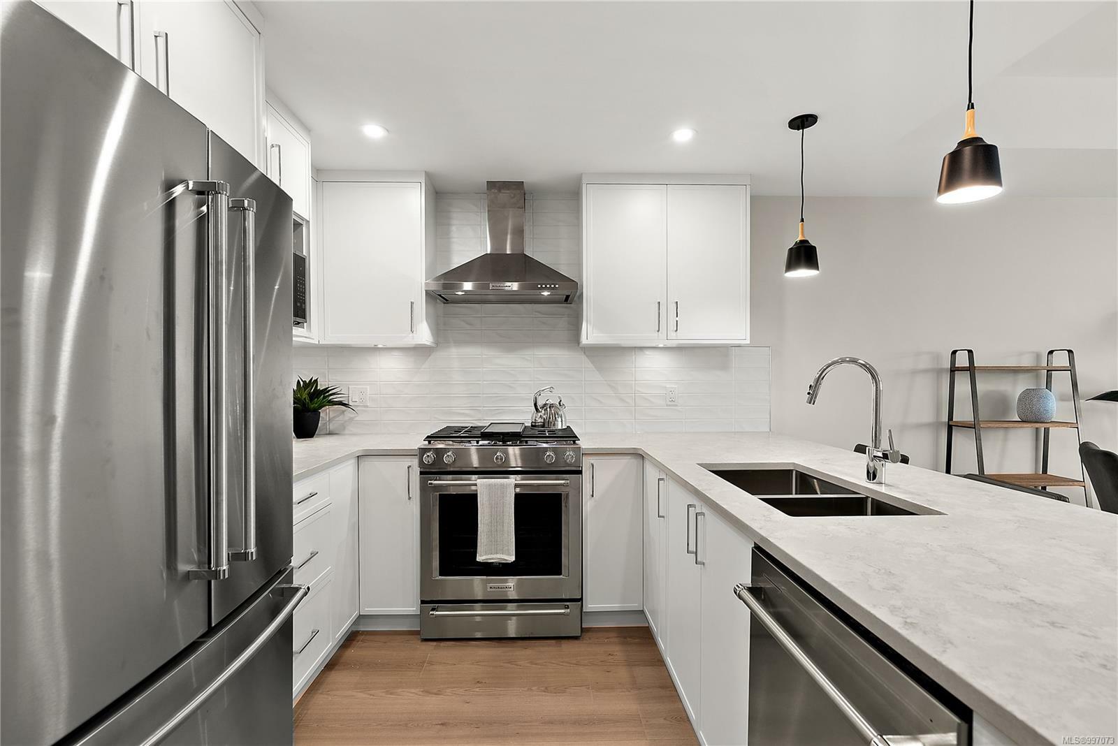 CENTRAL SAANICH, British Columbia, V8M 0B9, CA, 2 Bedrooms Bedrooms, ,Residential,For Sale,1876332