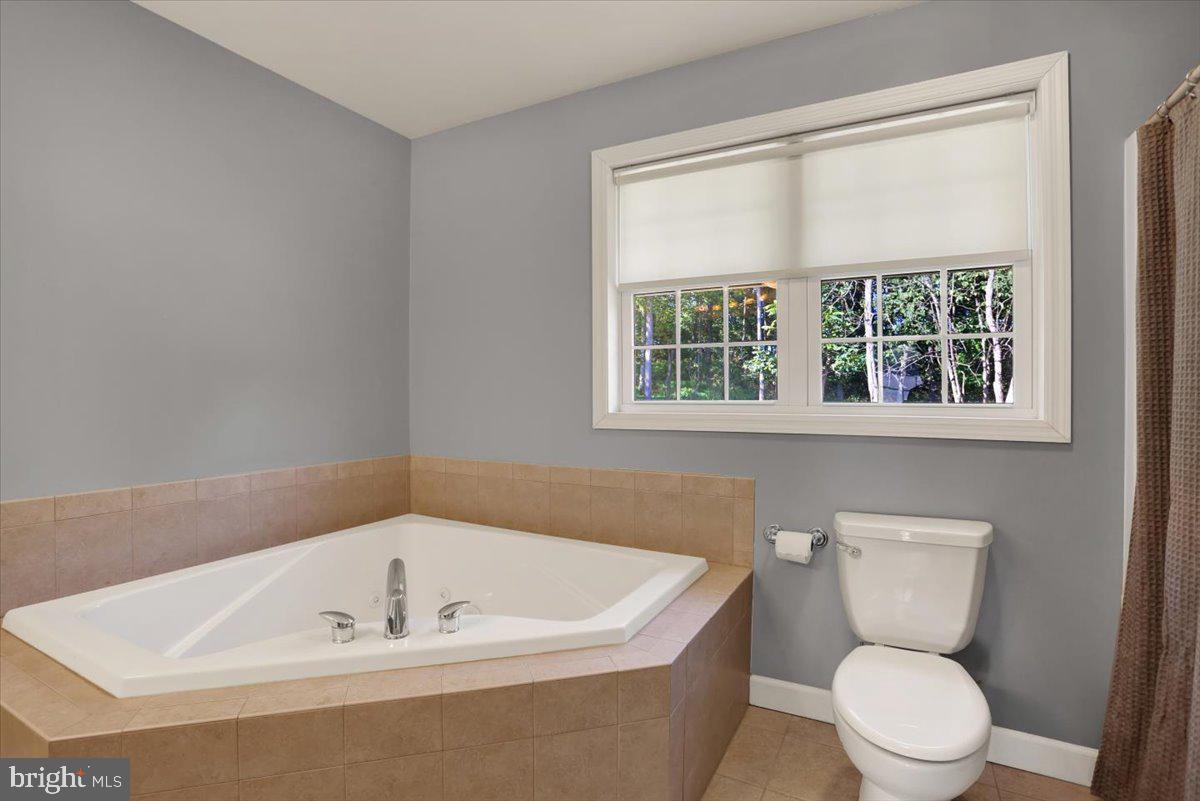 Reading, Pennsylvania, 19606, United States, 4 Bedrooms Bedrooms, ,4 BathroomsBathrooms,Residential,For Sale,1947941