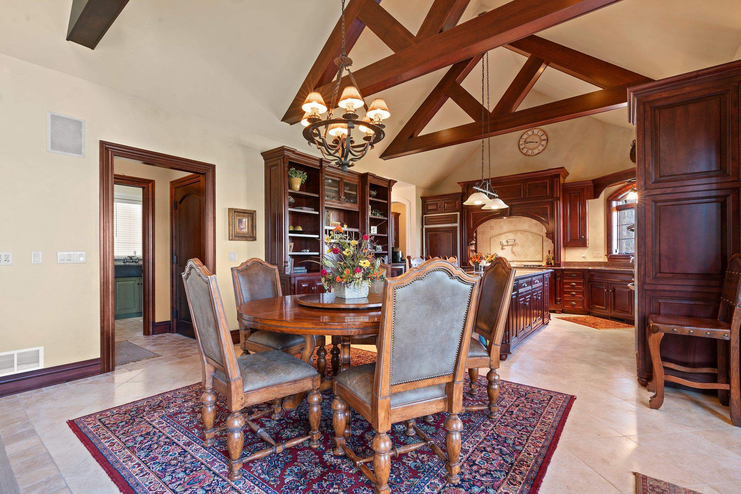 MENASHA, Wisconsin, 54952, United States, 6 Bedrooms Bedrooms, ,5 BathroomsBathrooms,Residential,For Sale,1994548