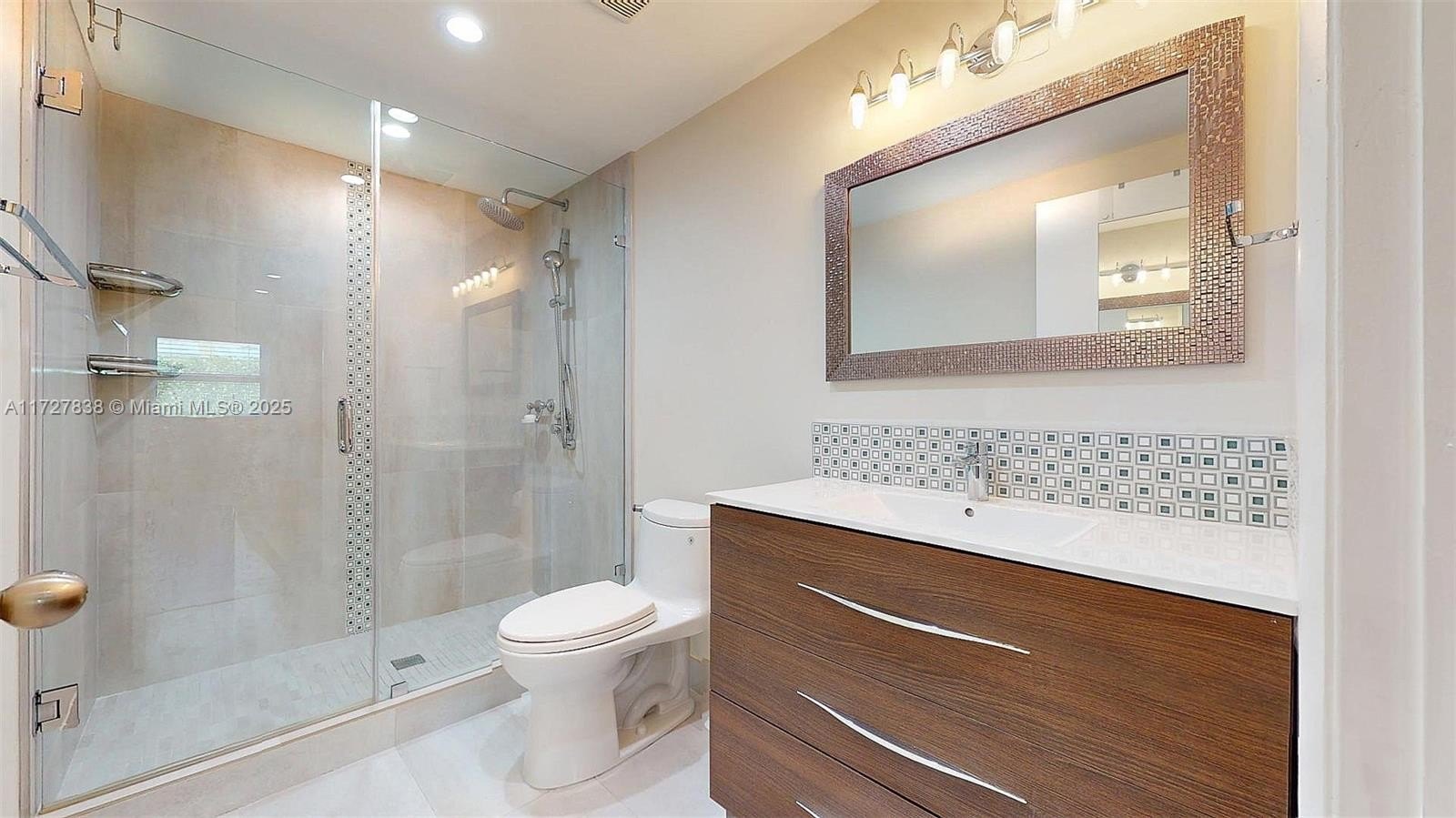 Key Largo, Florida, 33037, United States, 3 Bedrooms Bedrooms, ,3 BathroomsBathrooms,Residential,For Sale,1975772