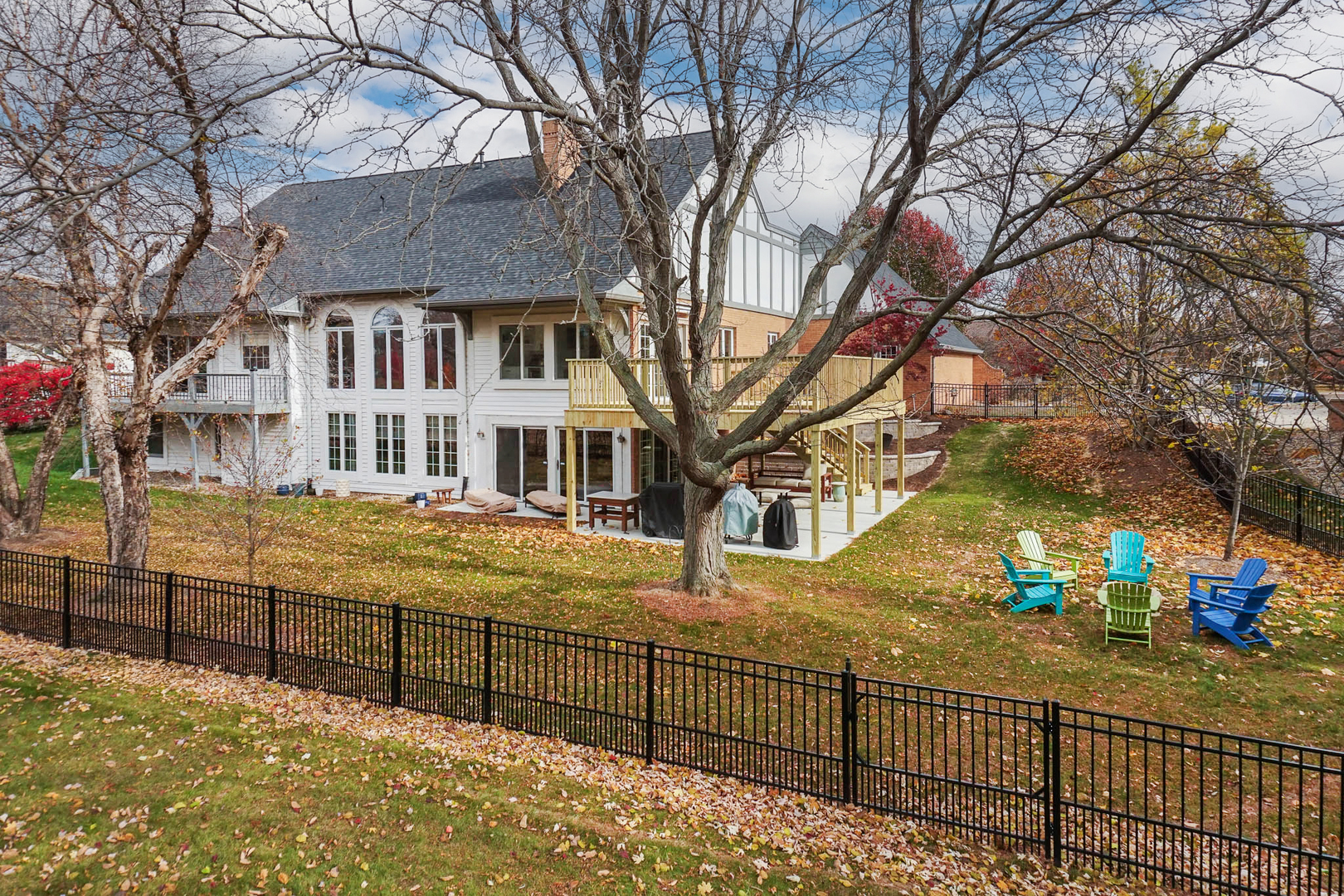 Bloomington, Illinois, 61704, United States, 5 Bedrooms Bedrooms, ,4 BathroomsBathrooms,Residential,For Sale,1991973