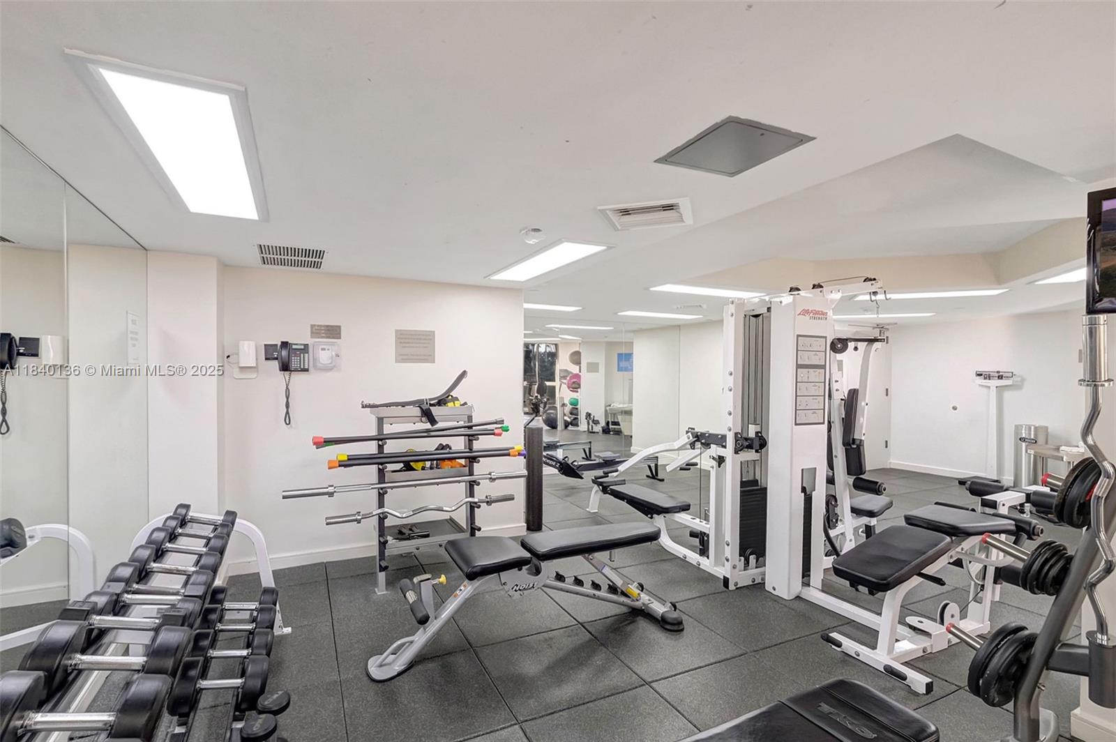 Aventura, Florida, 33180, United States, 2 Bedrooms Bedrooms, ,2 BathroomsBathrooms,Residential,For Sale,1898745