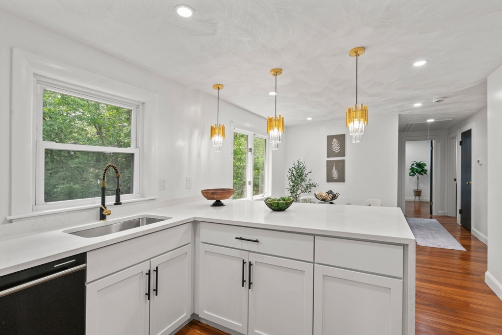 Needham, Massachusetts, 02492, United States, 3 Bedrooms Bedrooms, ,2 BathroomsBathrooms,Residential,For Sale,1847293