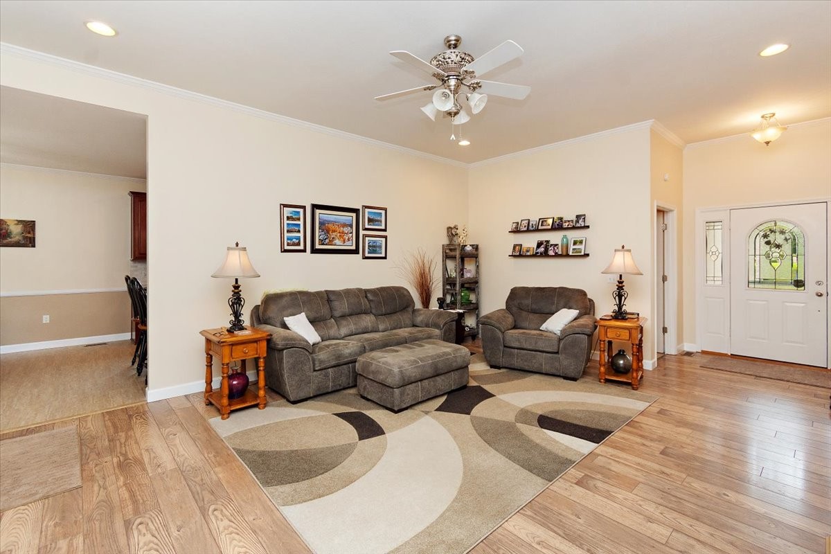 Manchester, Tennessee, 37355, United States, 3 Bedrooms Bedrooms, ,2 BathroomsBathrooms,Residential,For Sale,1907523