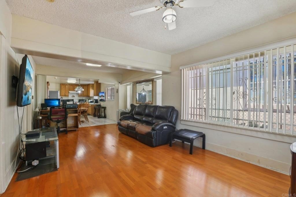 Los Angeles, California, 90038, United States, 3 Bedrooms Bedrooms, ,2 BathroomsBathrooms,Residential,For Sale,1925256