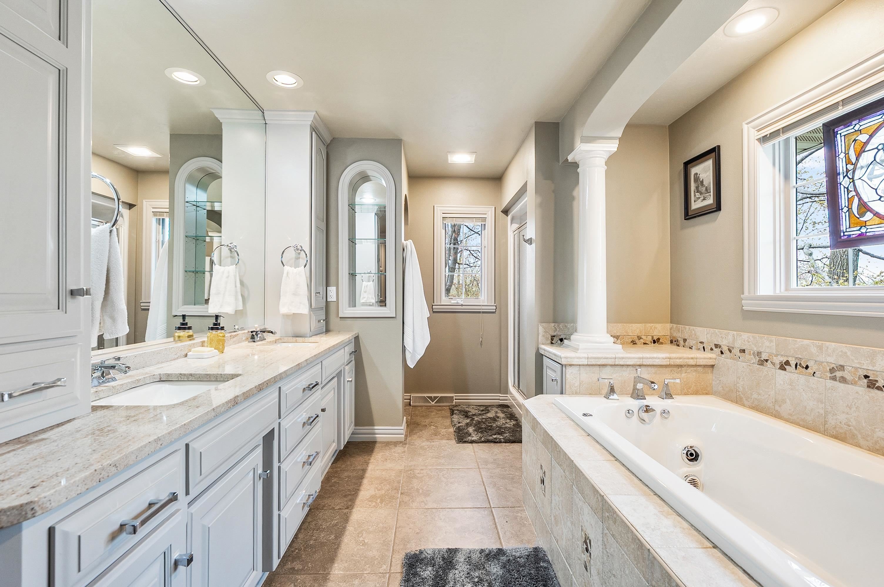 GREEN BAY, Wisconsin, 54313, United States, 4 Bedrooms Bedrooms, ,5 BathroomsBathrooms,Residential,For Sale,2048665