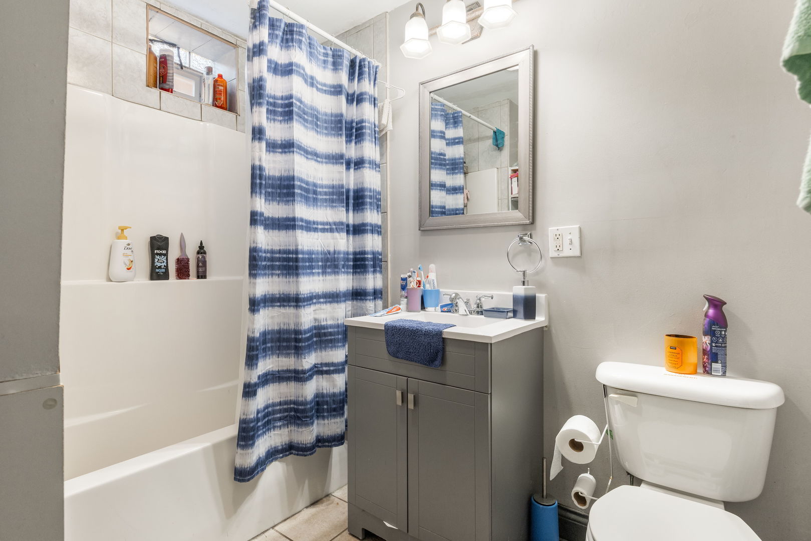 Chicago, Illinois, 60637, United States, 10 Bedrooms Bedrooms, ,Residential,For Sale,1947843