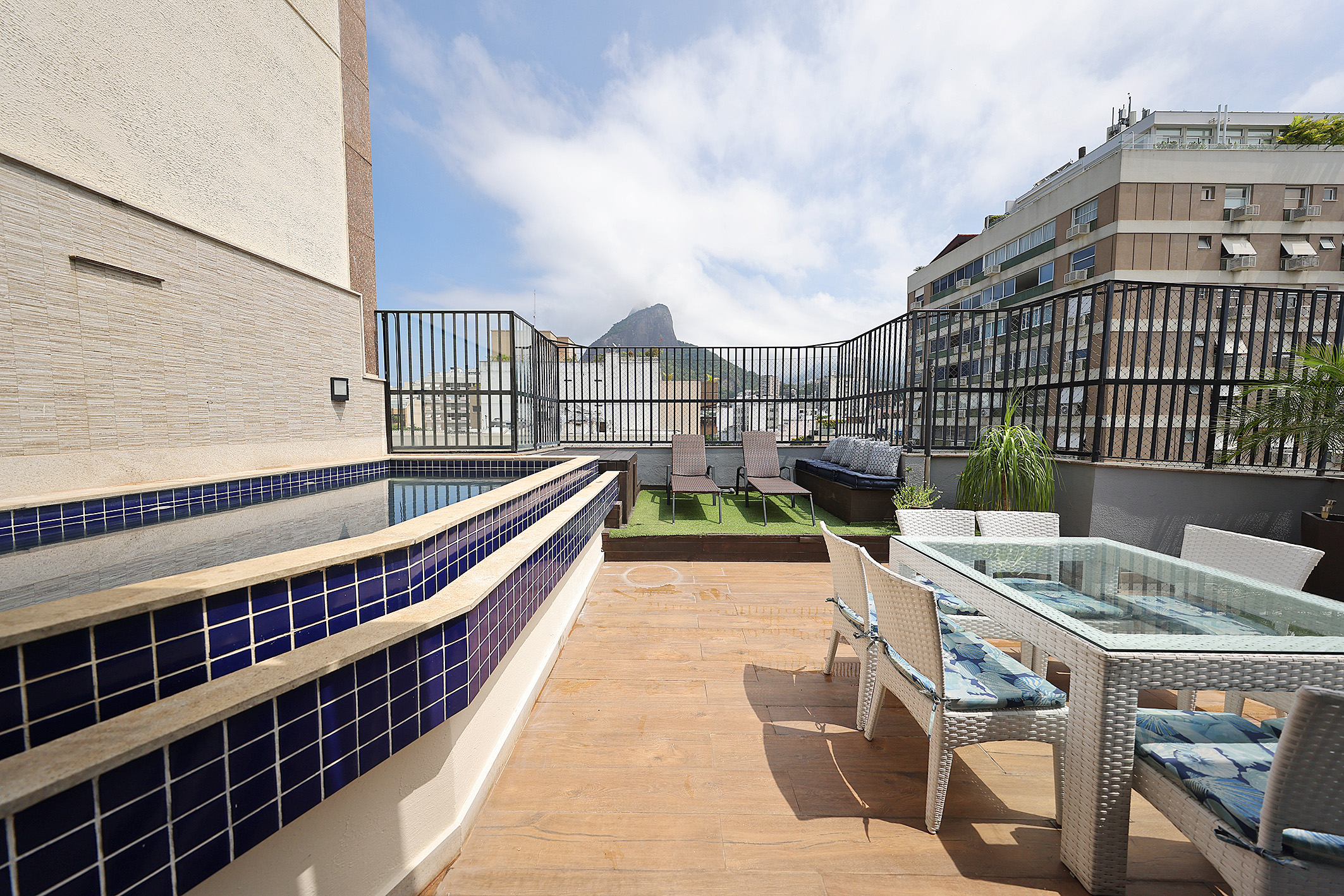  Duplex penthouse with terrace, pool, and gourmet area just steps from the beach - 物件實景