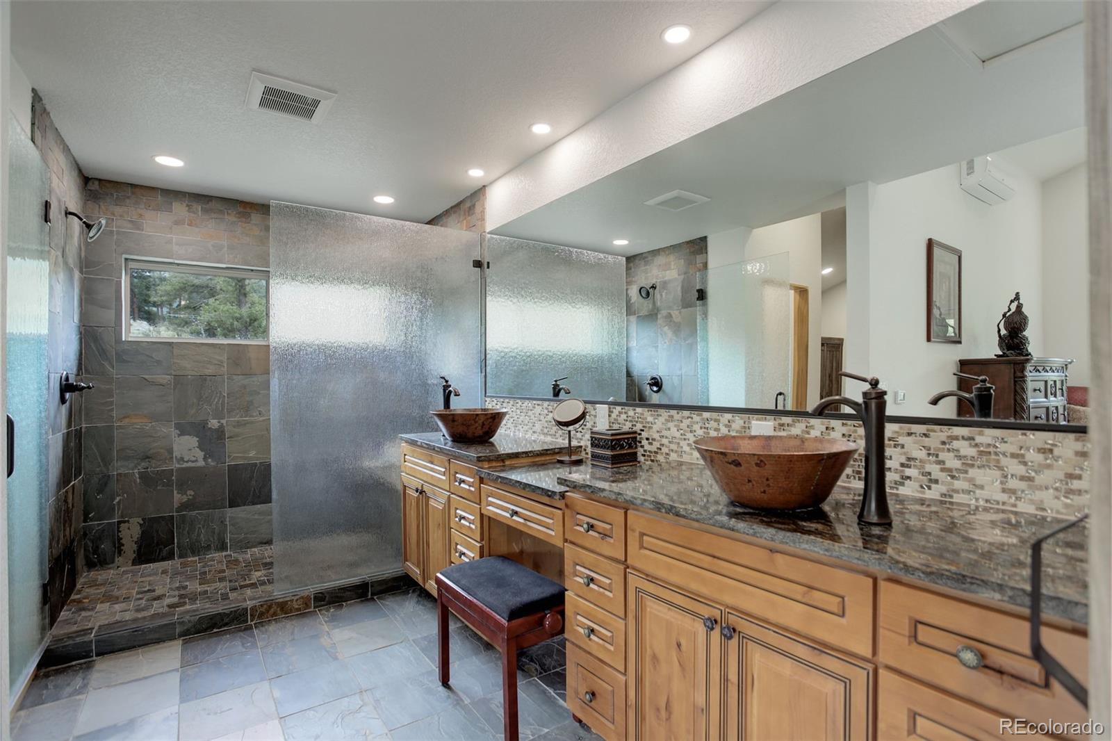 Lyons, Colorado, 80540, United States, 3 Bedrooms Bedrooms, ,1 BathroomBathrooms,Residential,For Sale,1942117