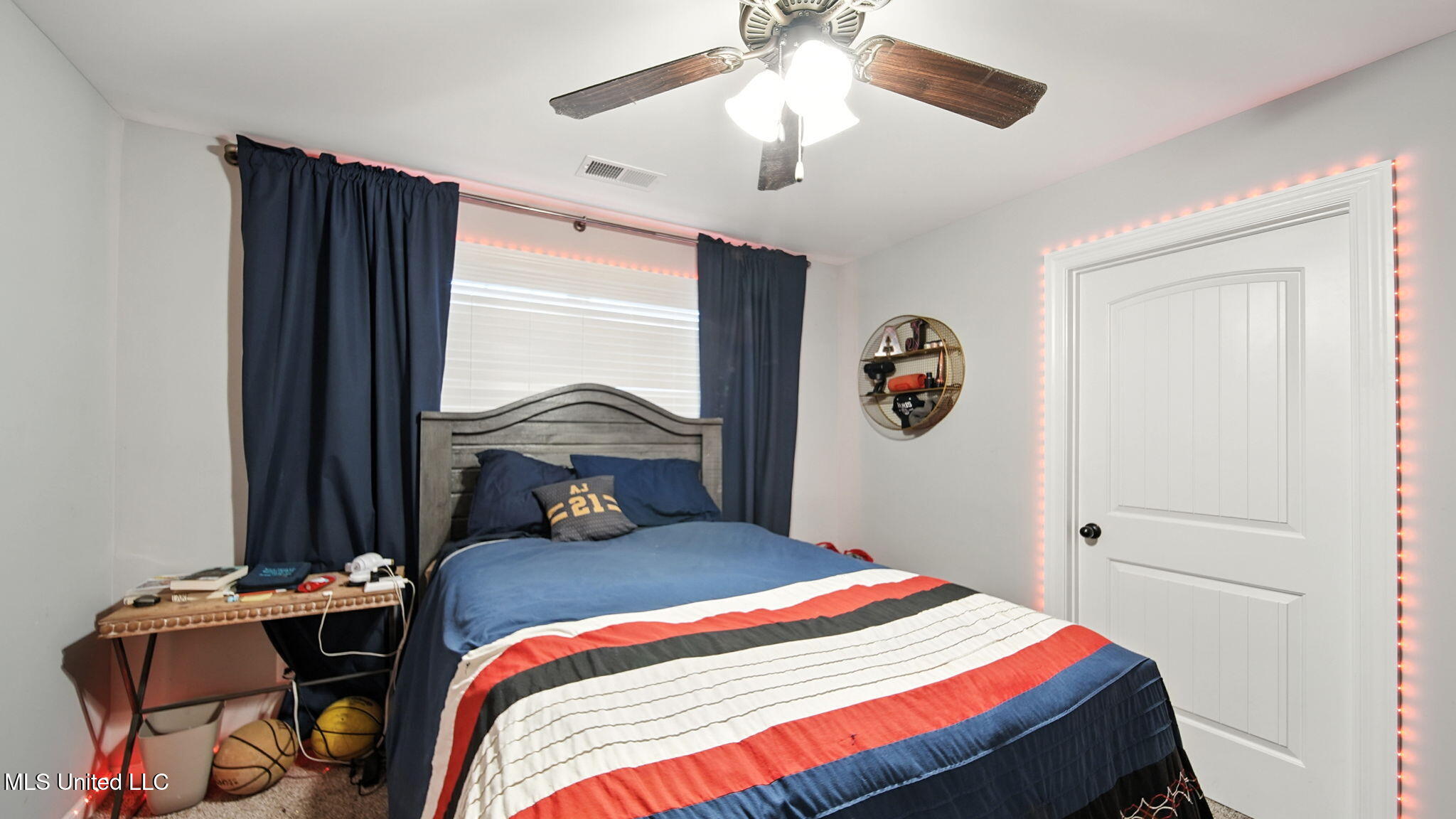 Hernando, Mississippi, 38632, United States, 4 Bedrooms Bedrooms, ,3 BathroomsBathrooms,Residential,For Sale,1978429