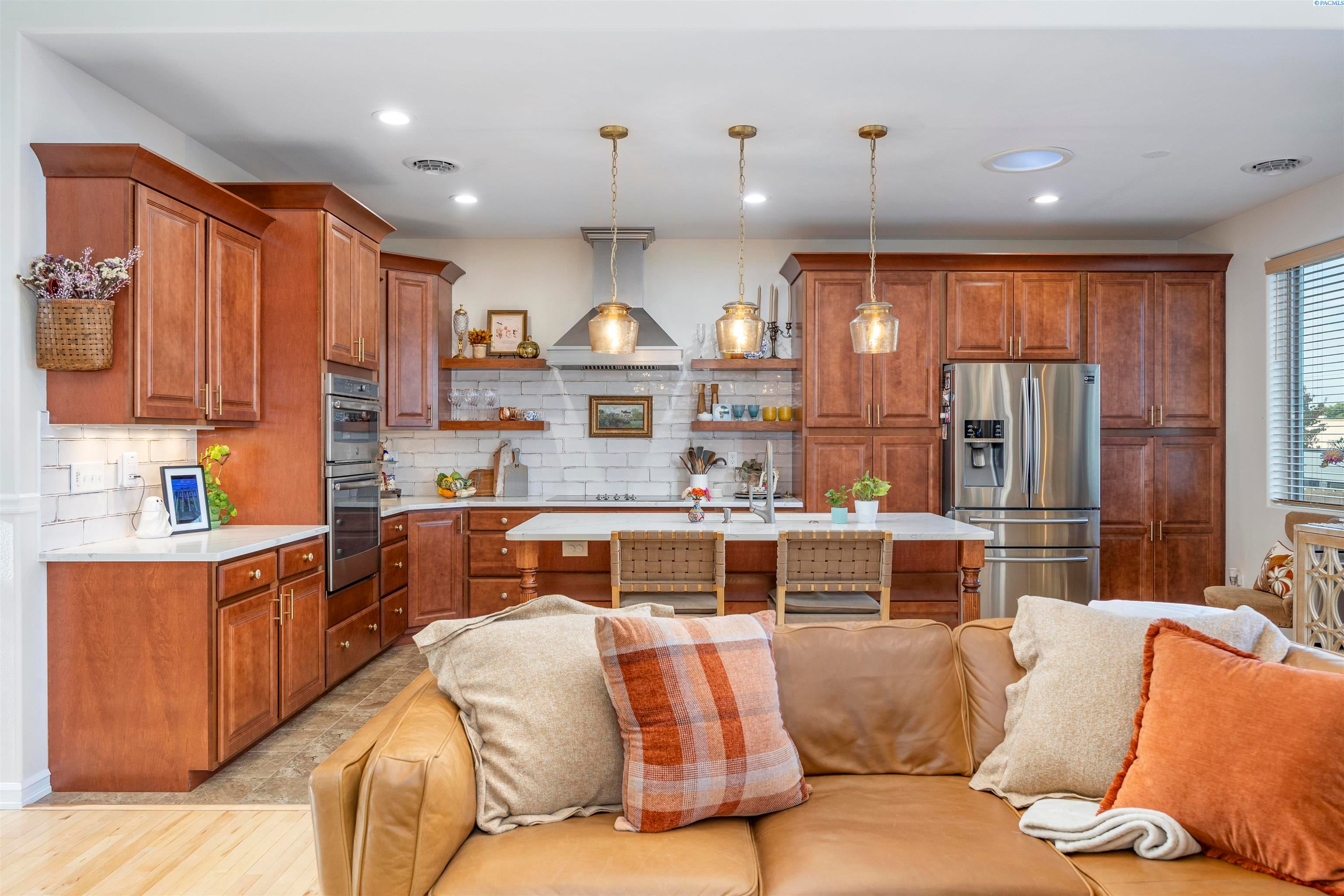 Pasco, Washington, 99301, United States, 3 Bedrooms Bedrooms, ,3 BathroomsBathrooms,Residential,For Sale,1981620