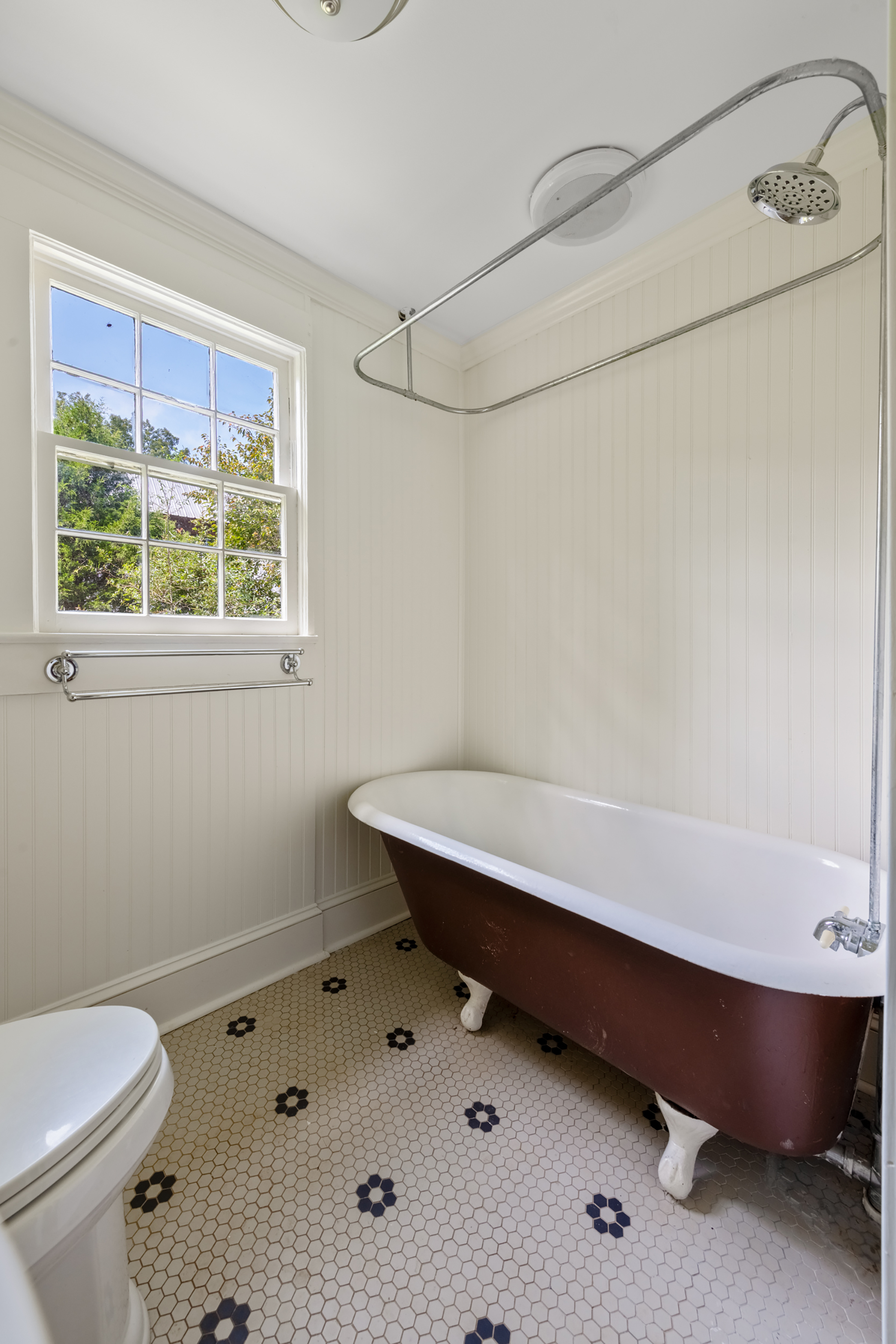  A Timeless Farmhouse Retreat on 7.3 Acres in Milton near Birmingham Crossroads - 物件實景