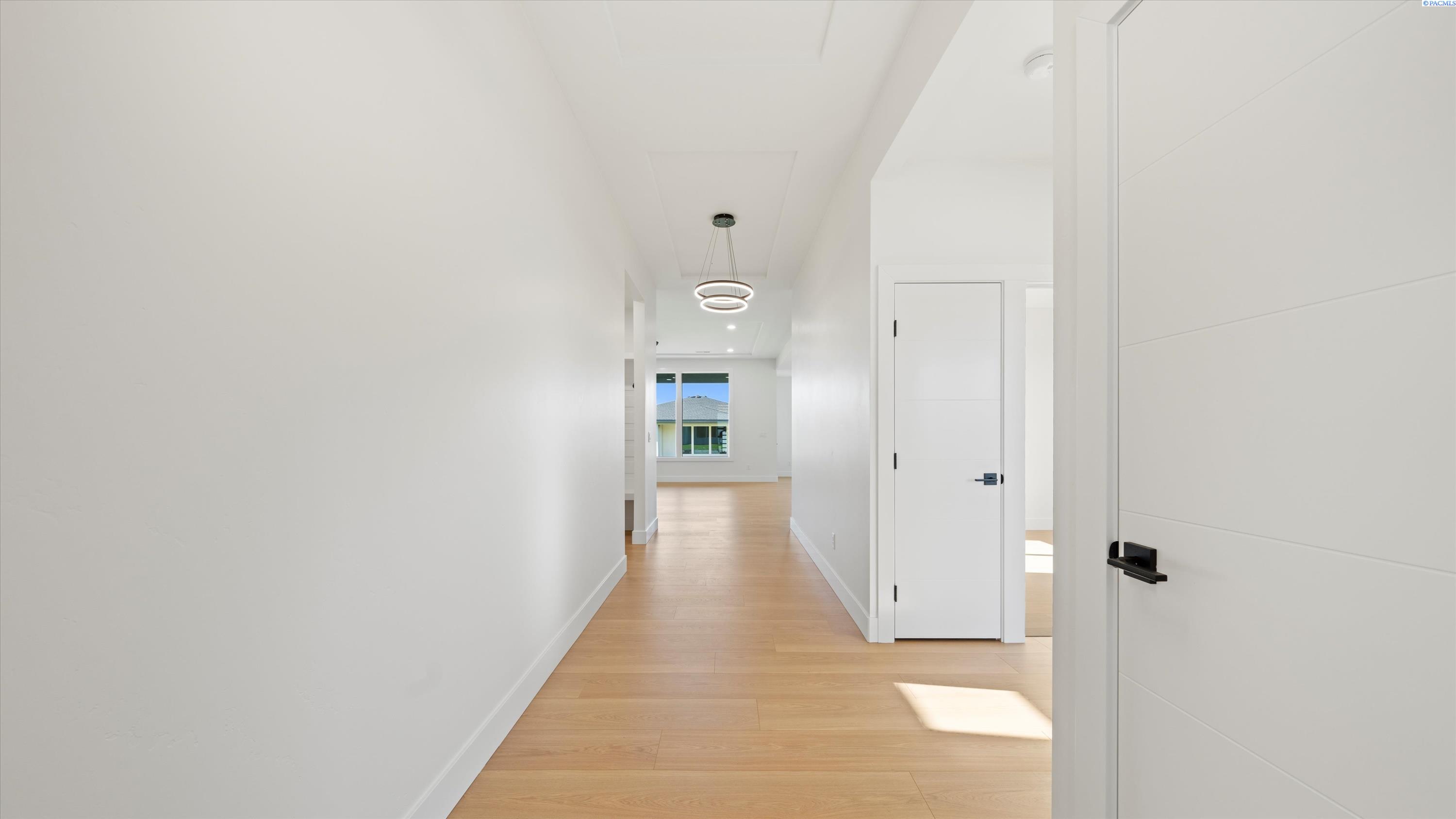 Richland, Washington, 99352, United States, 3 Bedrooms Bedrooms, ,2 BathroomsBathrooms,Residential,For Sale,2000656