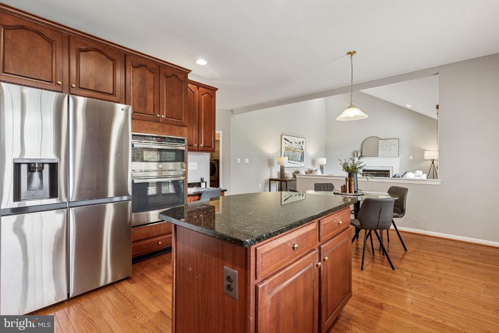 Ashburn, Virginia, 20147, United States, 5 Bedrooms Bedrooms, ,6 BathroomsBathrooms,Residential,For Sale,1839490
